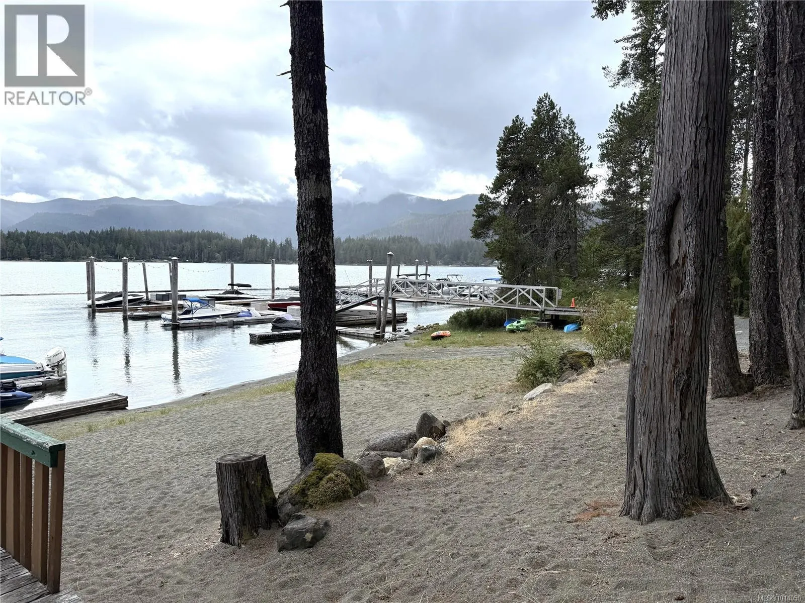 24 10325 Lakeshore Rd