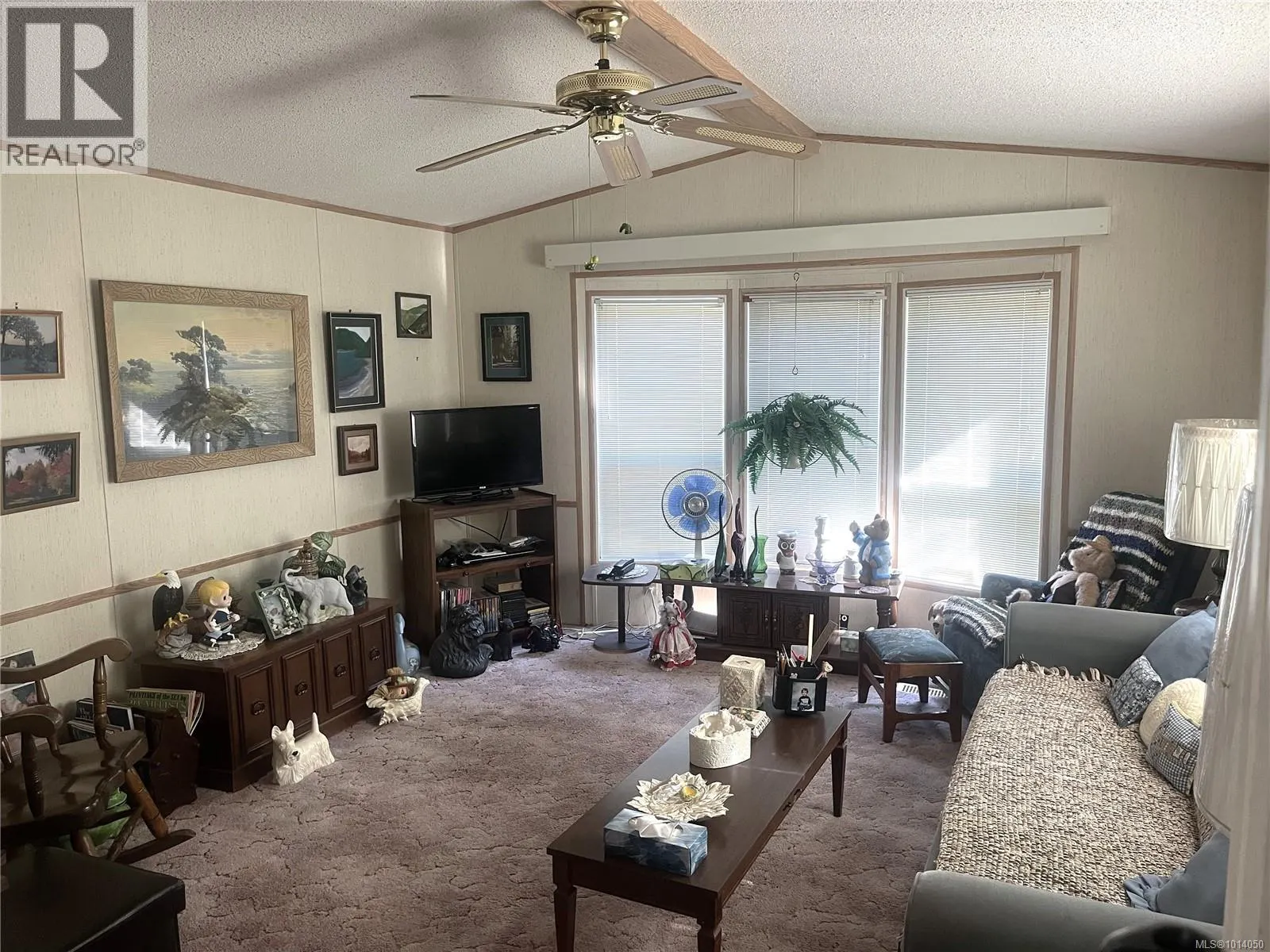 24 10325 Lakeshore Rd