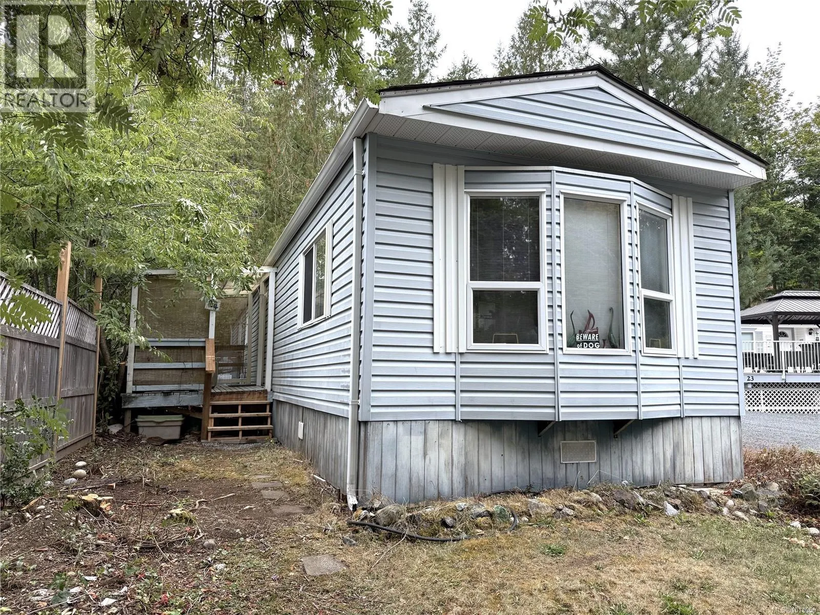 24 10325 Lakeshore Rd