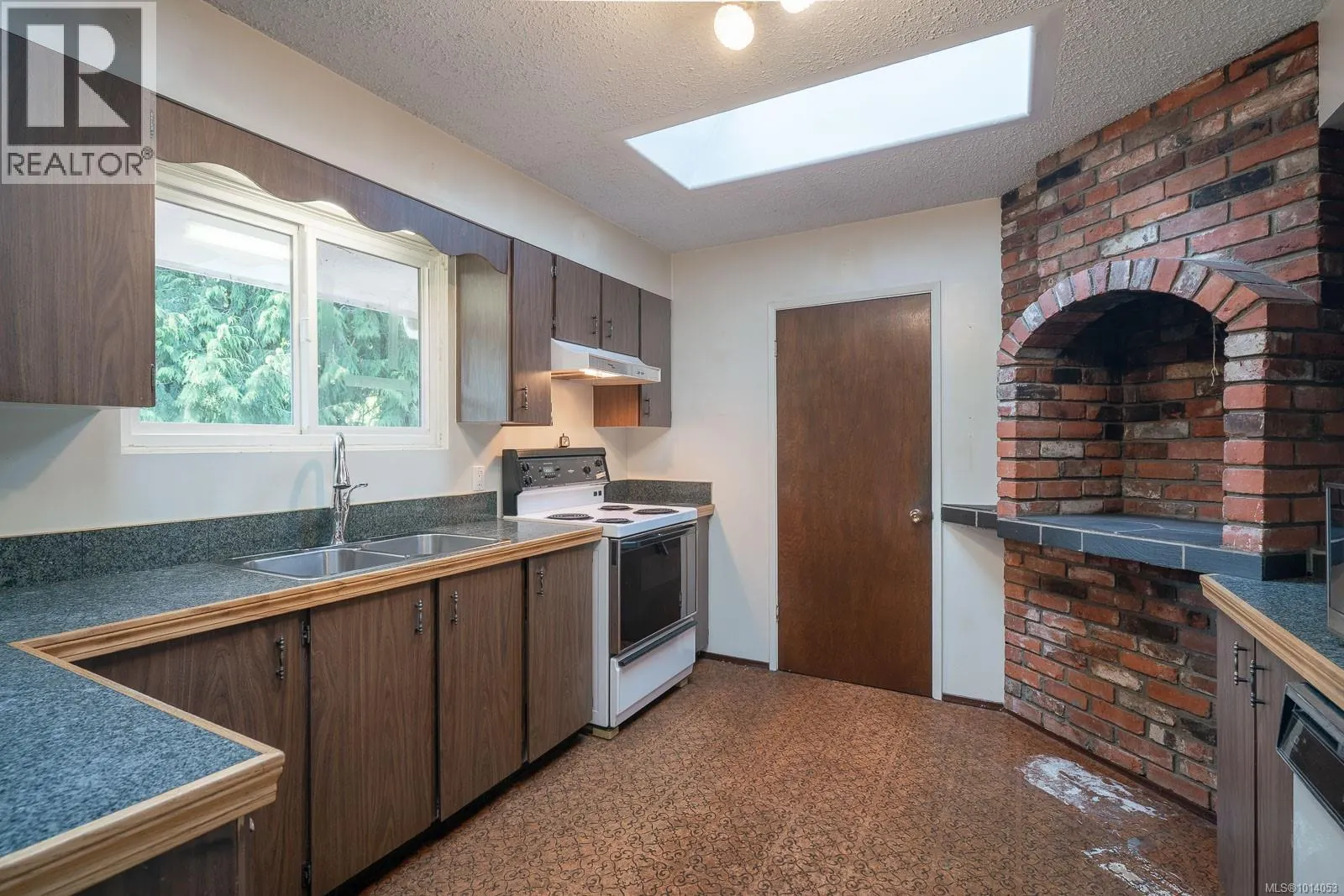 2237 Blue Jay Way