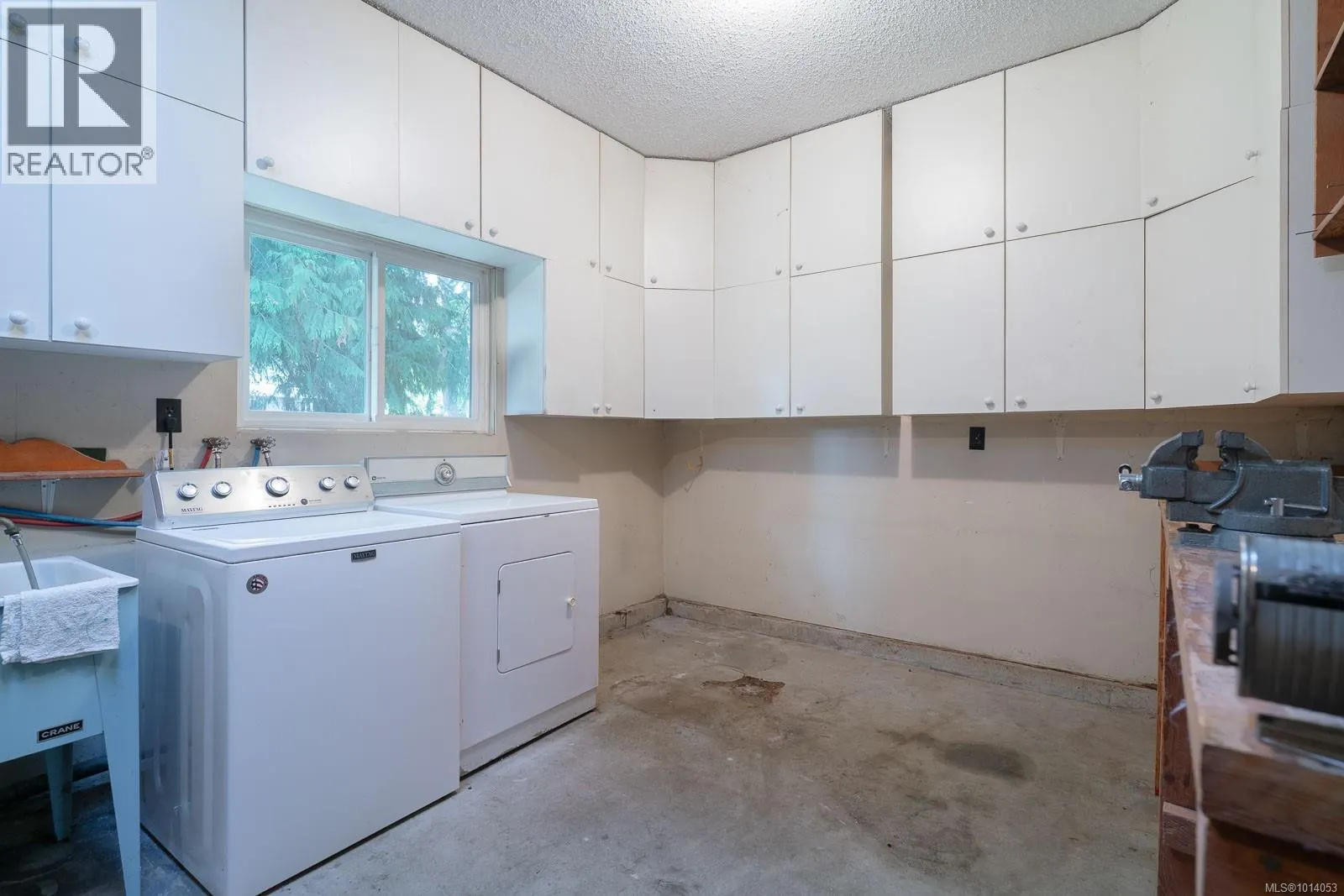 2237 Blue Jay Way