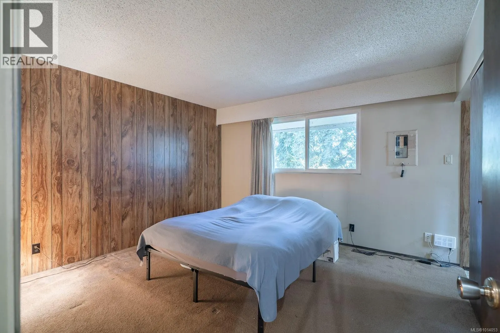 2237 Blue Jay Way