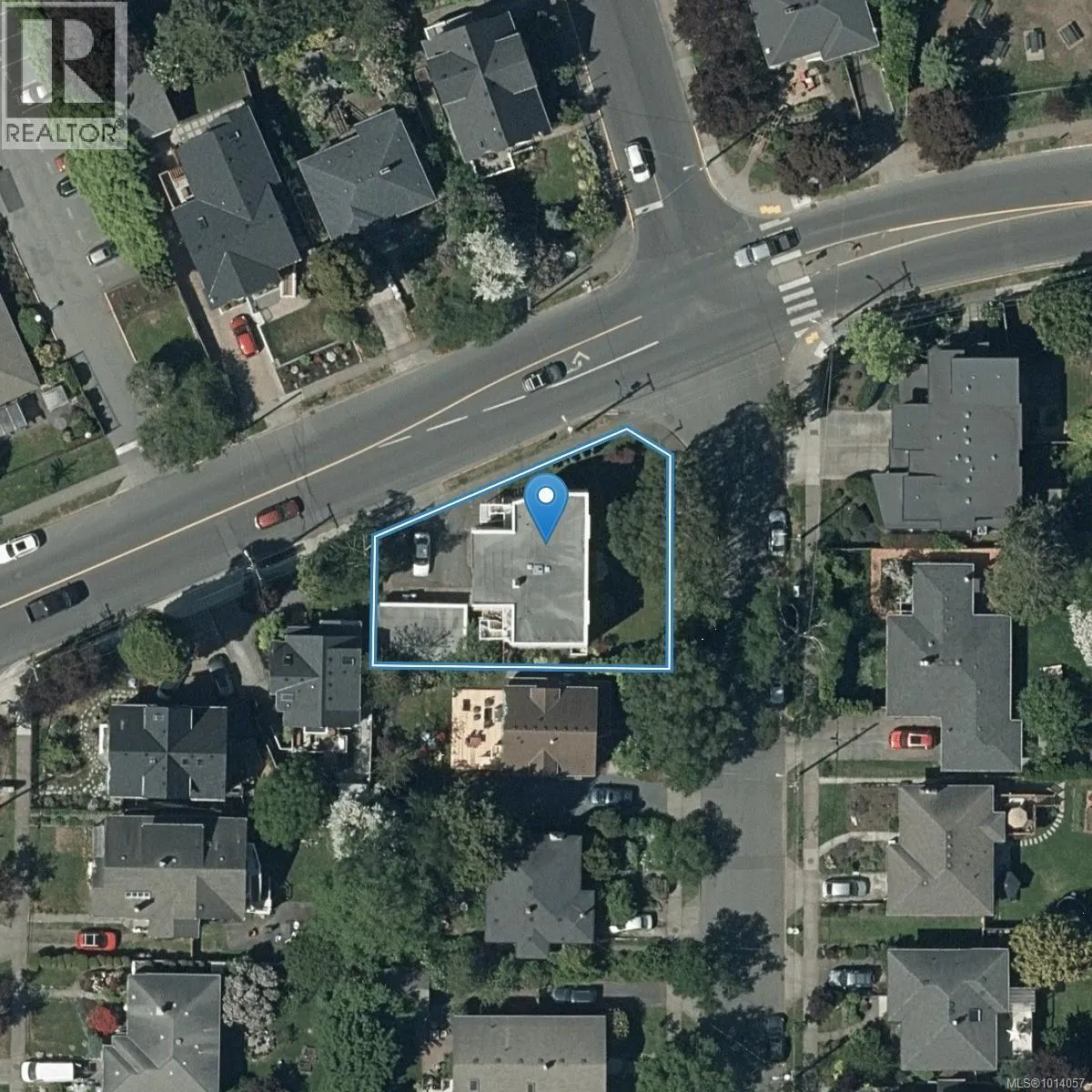 370 Richmond Ave