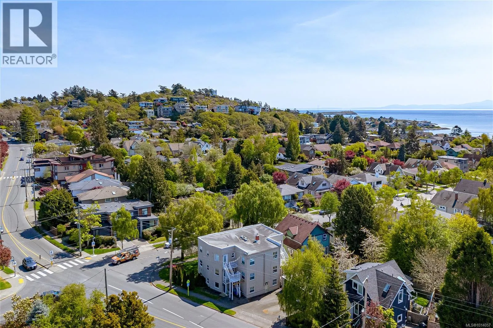 370 Richmond Ave