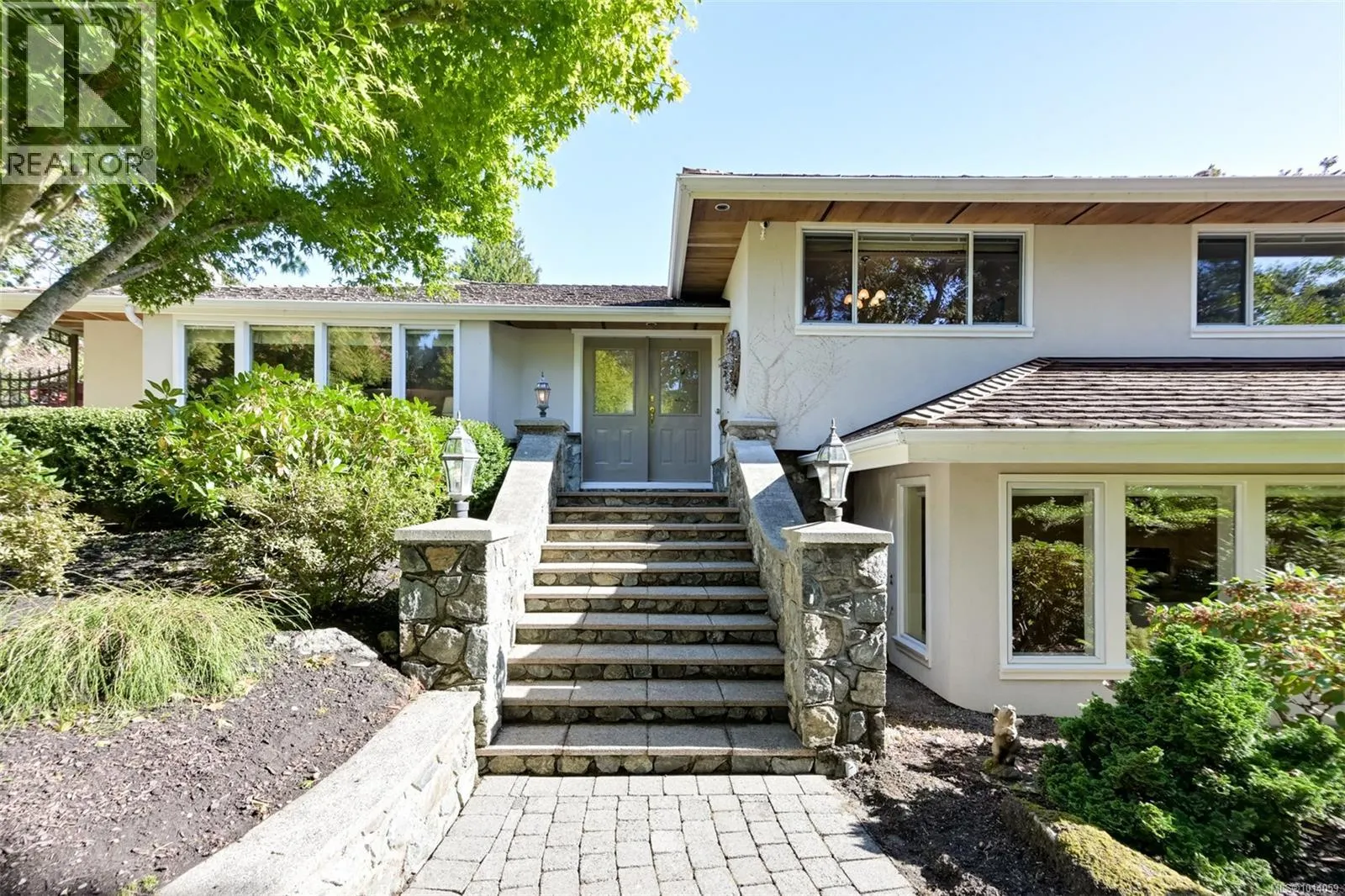 2886 Tudor Ave