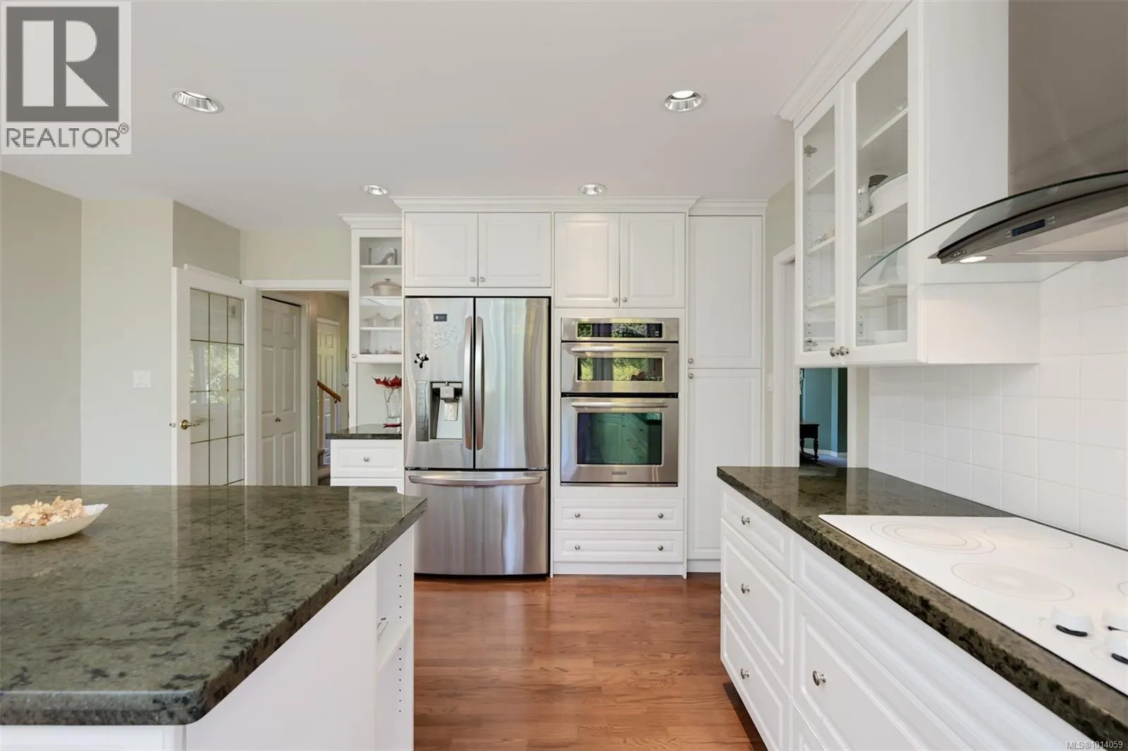 2886 Tudor Ave