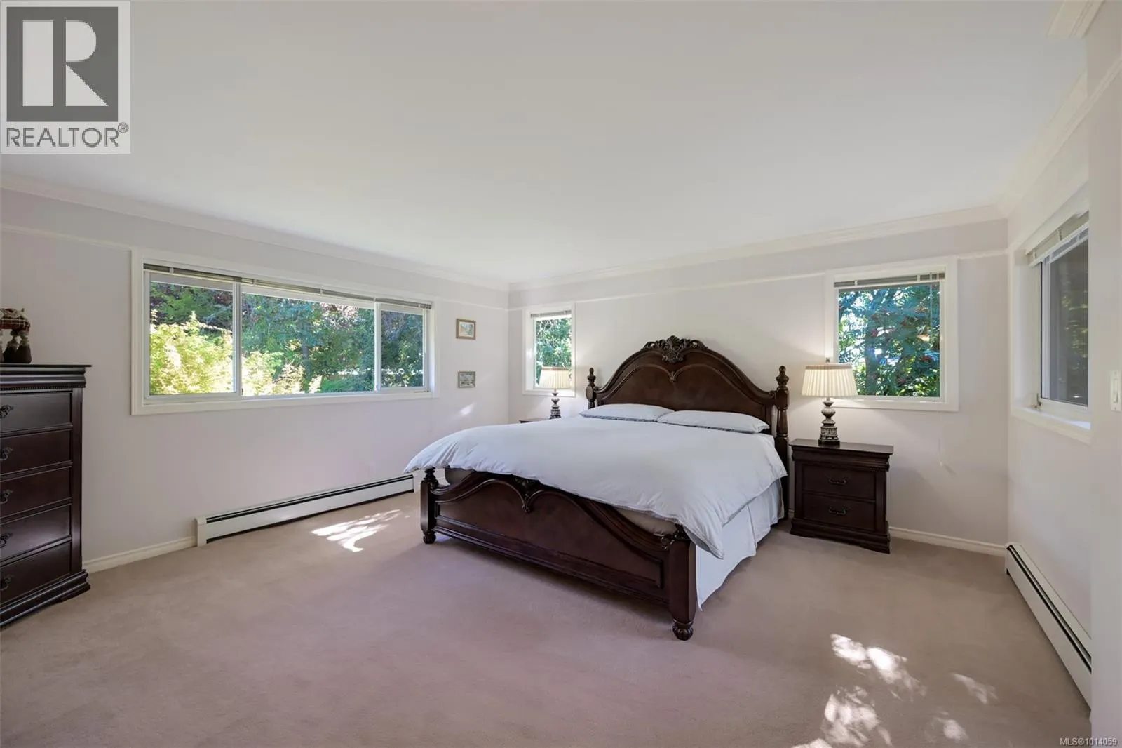 2886 Tudor Ave