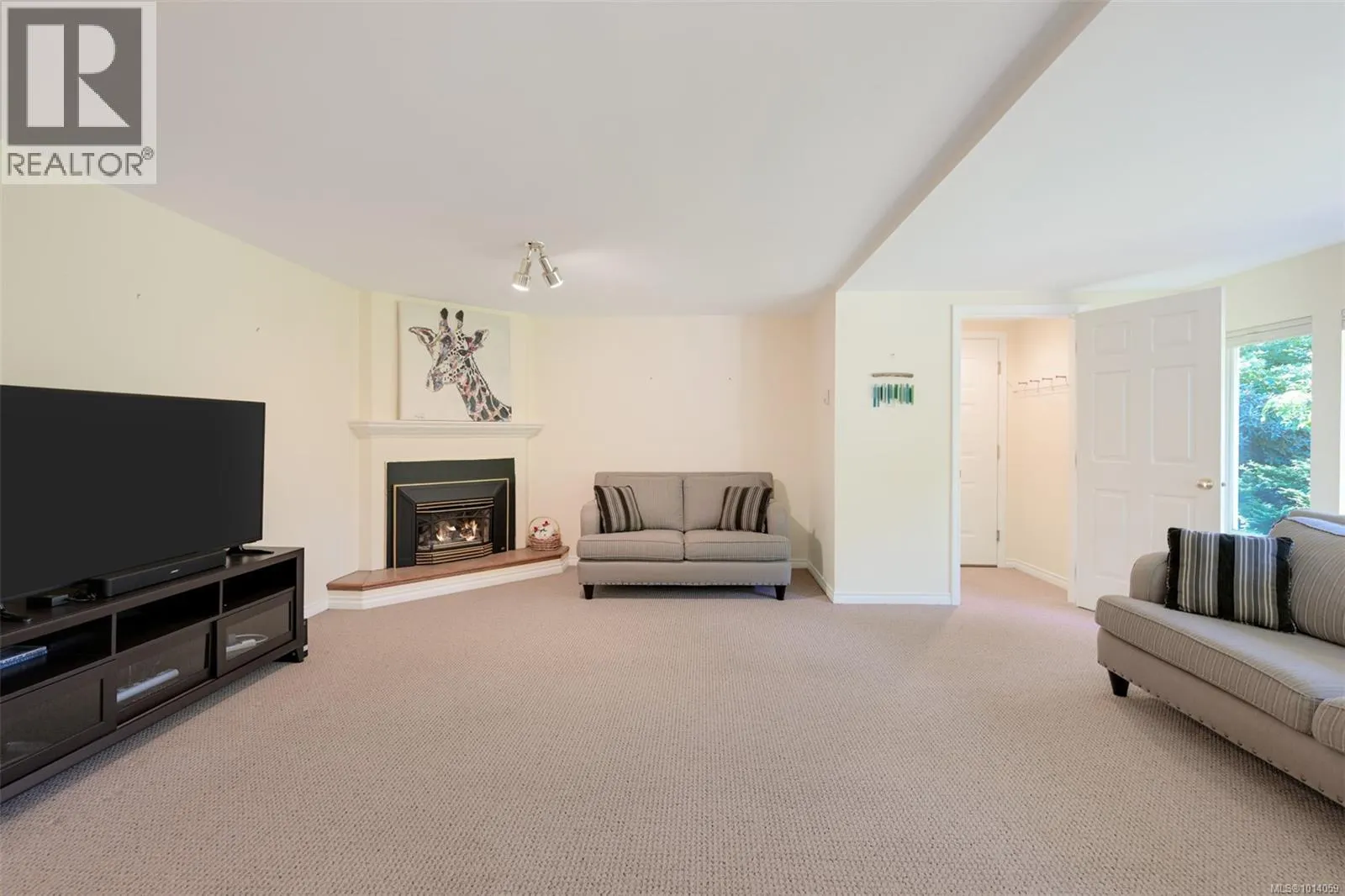 2886 Tudor Ave