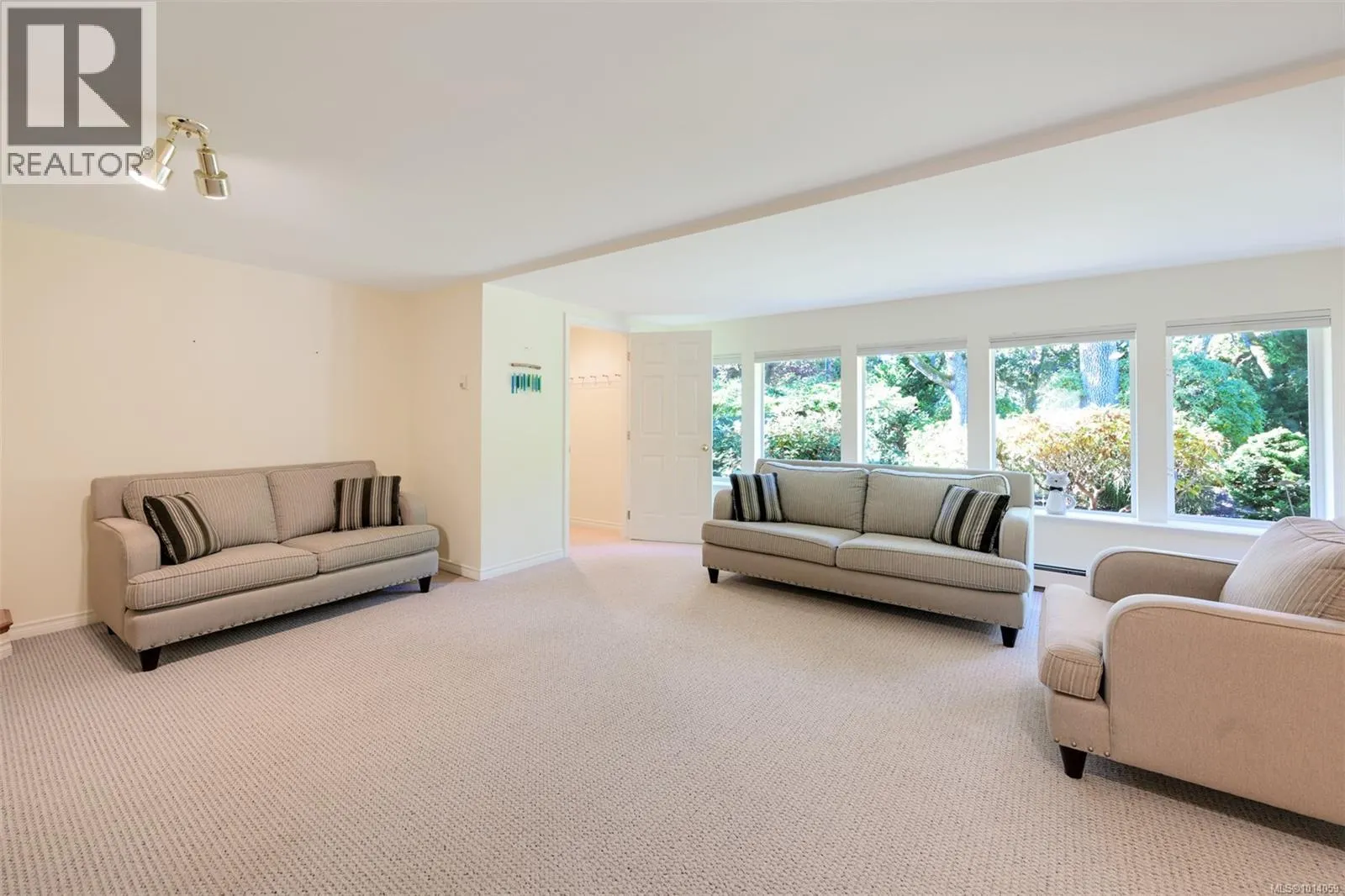 2886 Tudor Ave