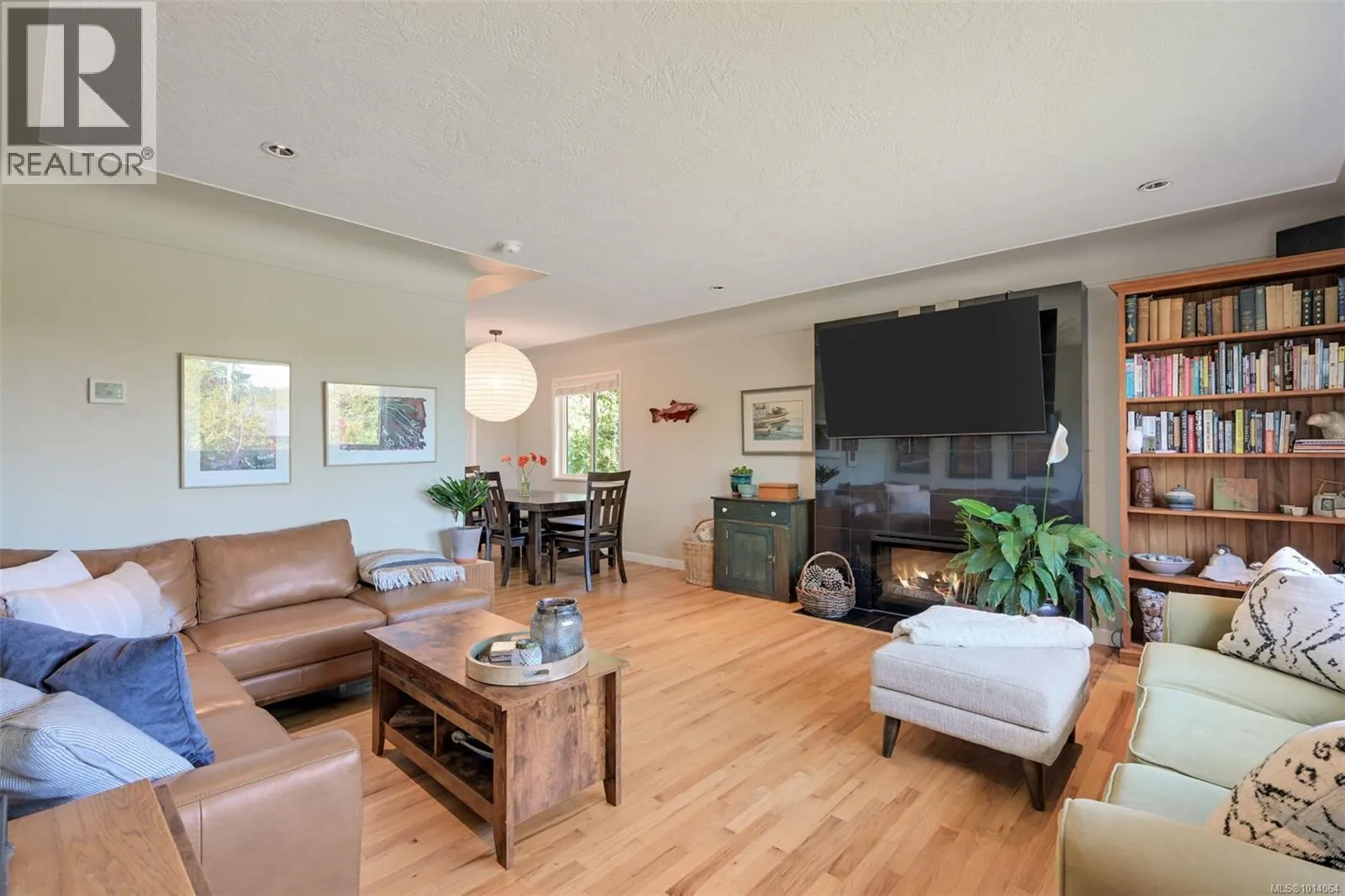 815 Leslie Dr