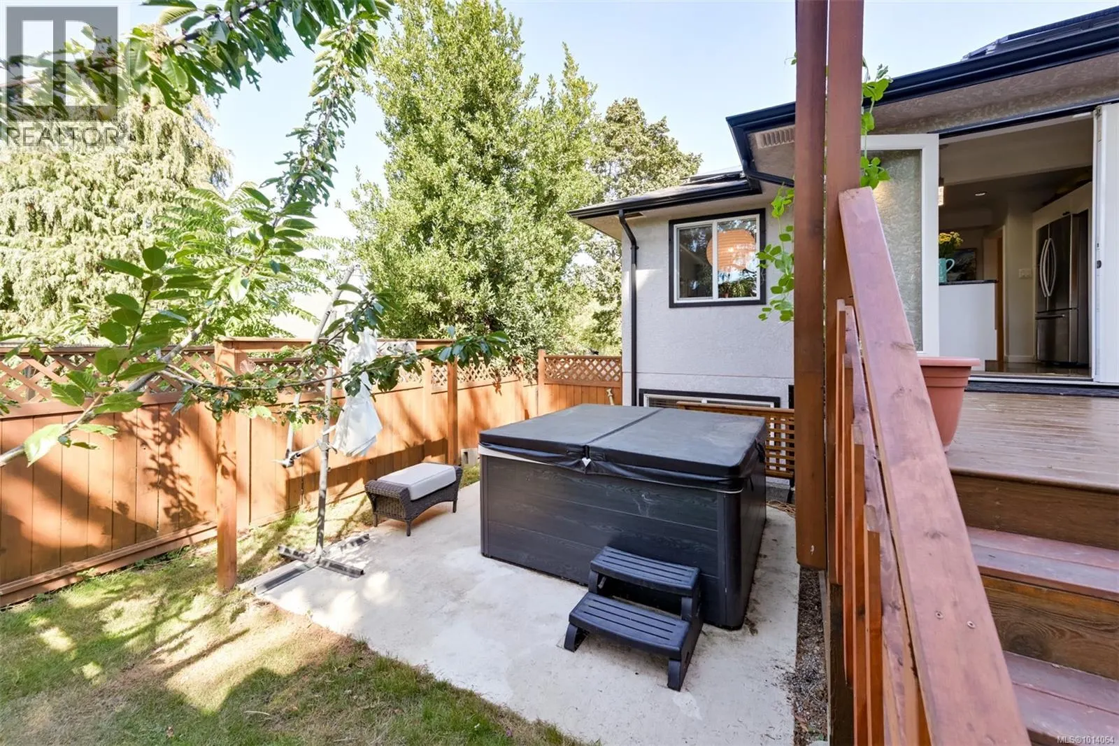 815 Leslie Dr
