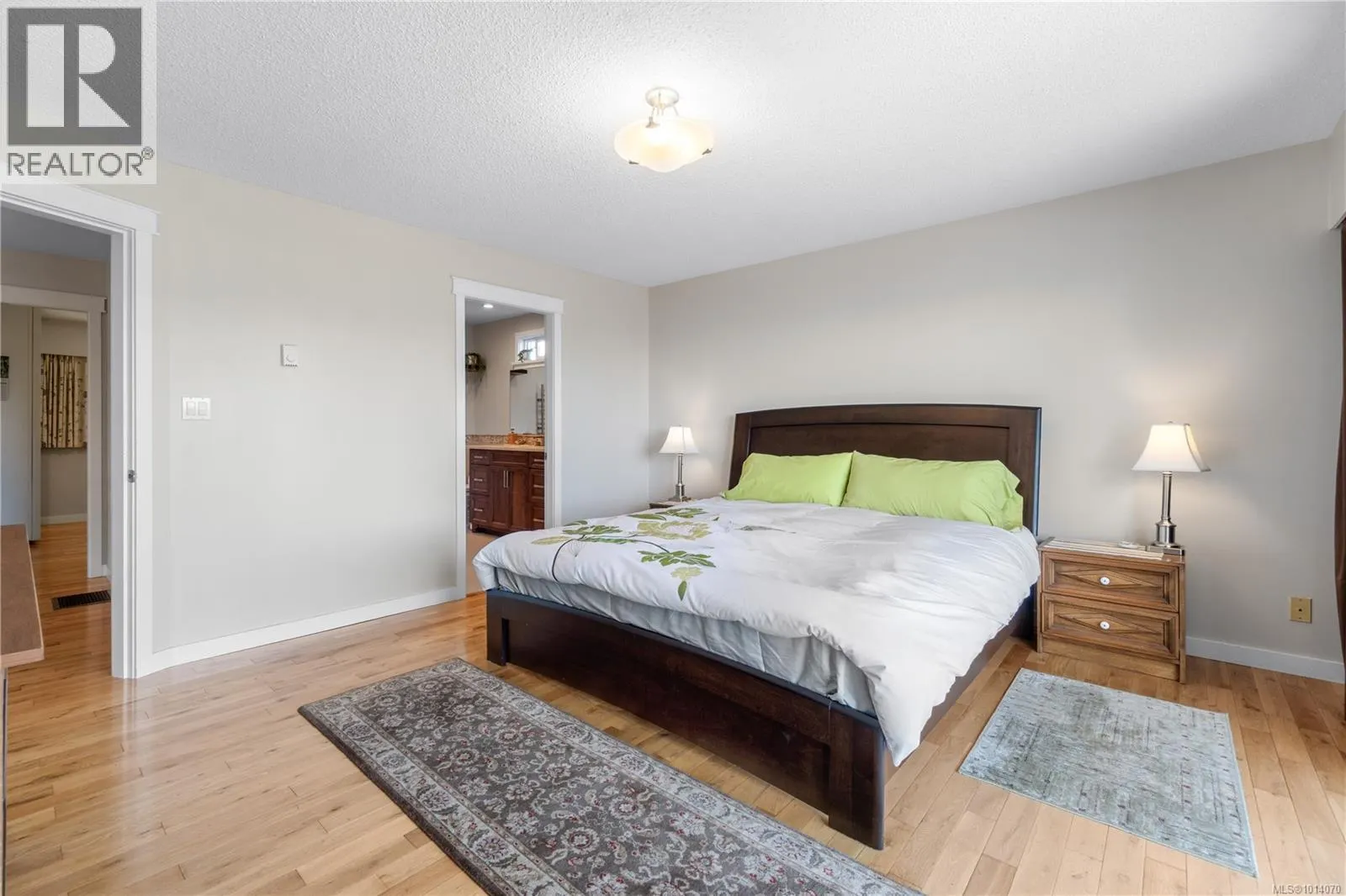 2815 Cosgrove Cres
