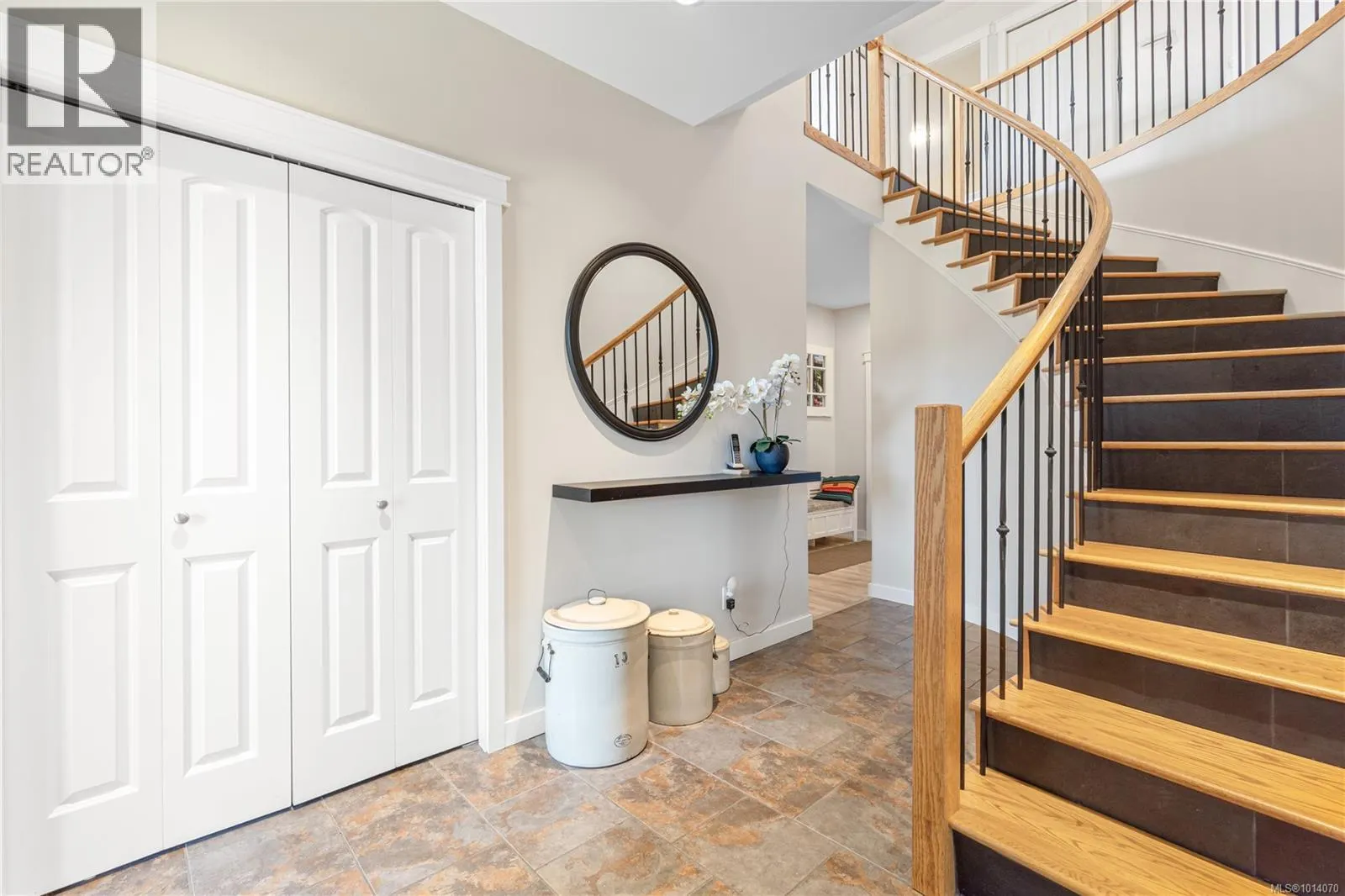 2815 Cosgrove Cres