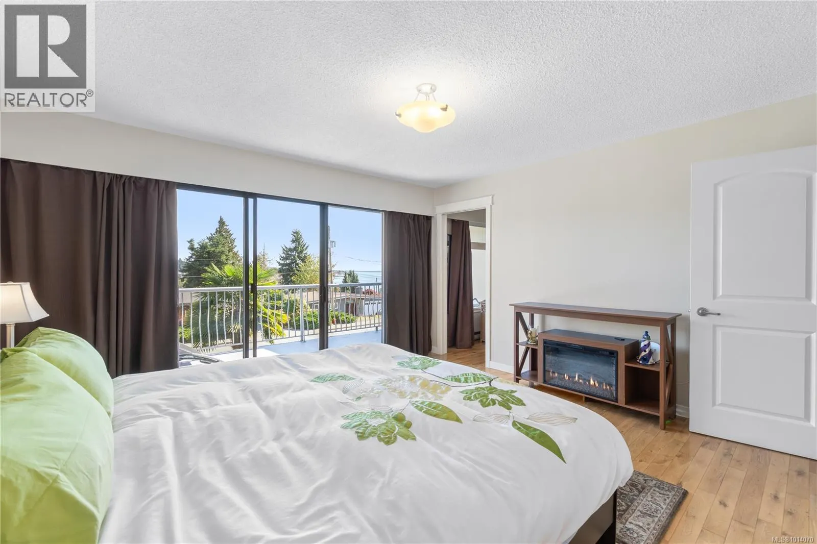 2815 Cosgrove Cres