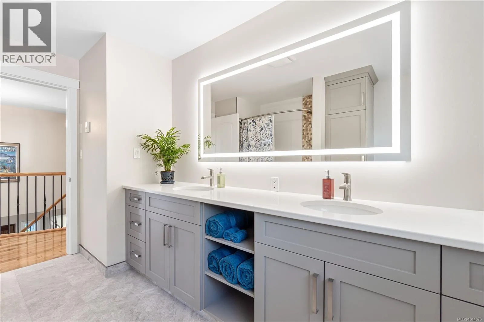 2815 Cosgrove Cres