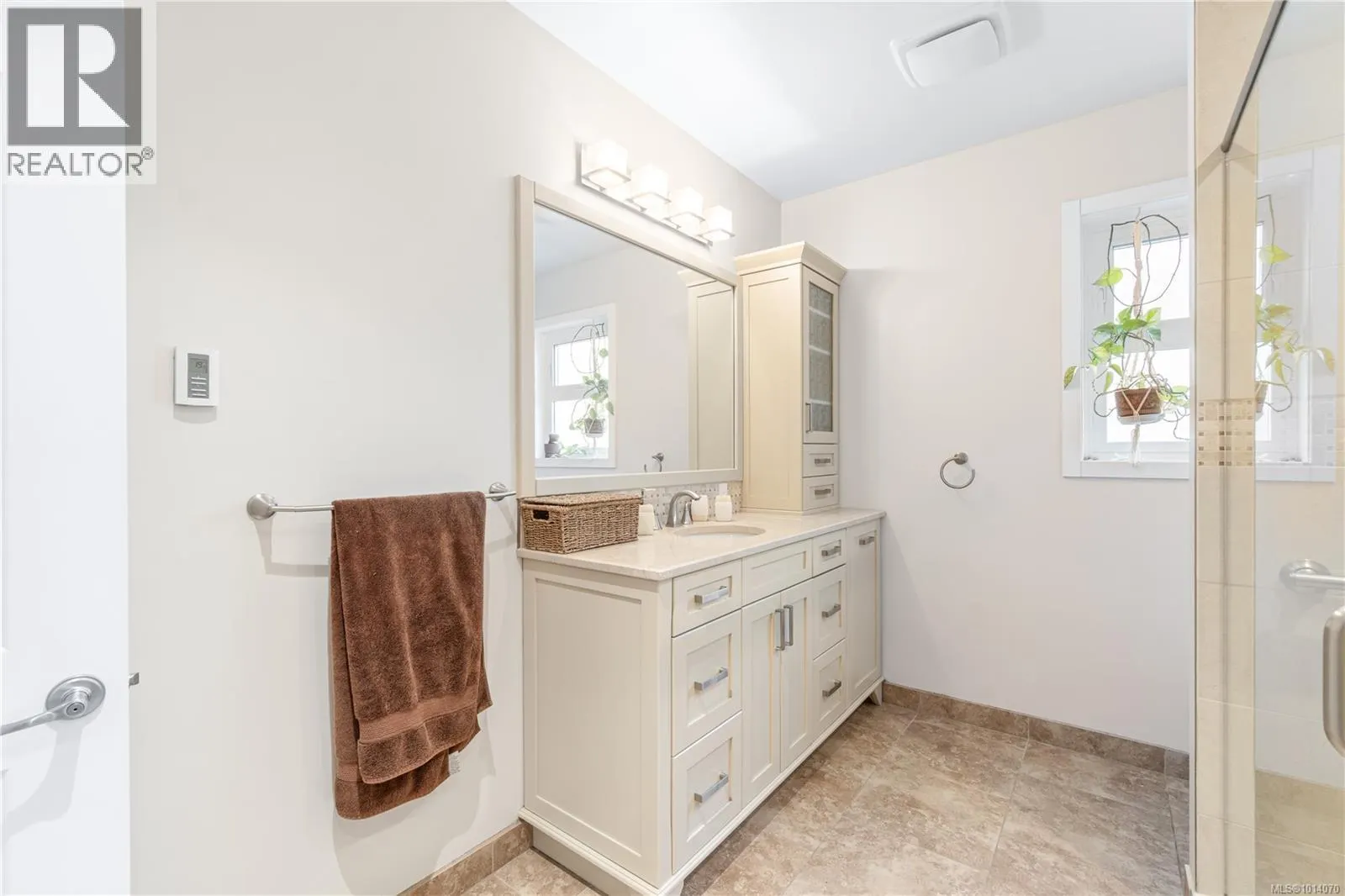 2815 Cosgrove Cres