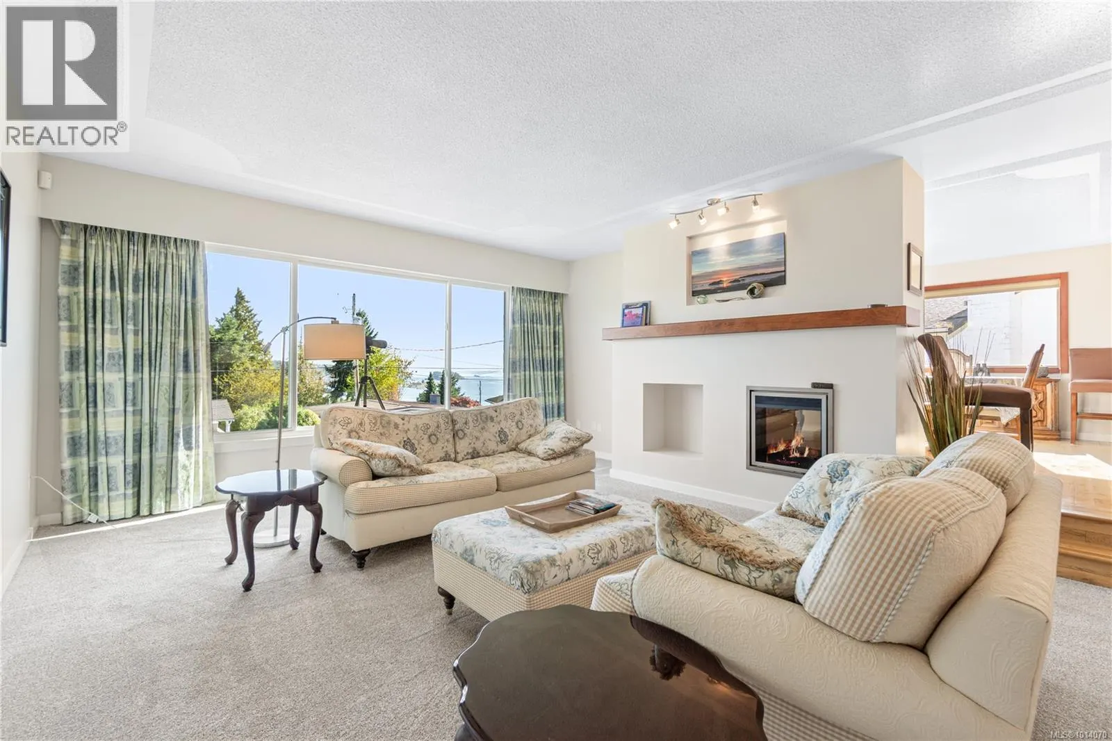 2815 Cosgrove Cres