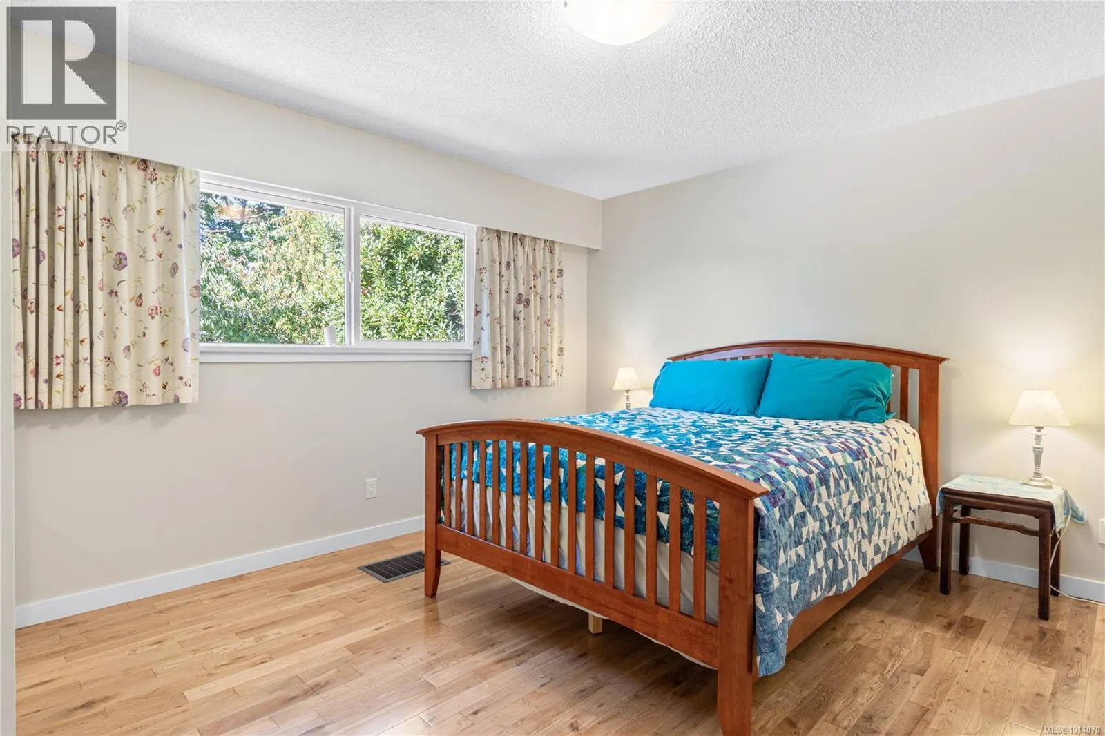 2815 Cosgrove Cres