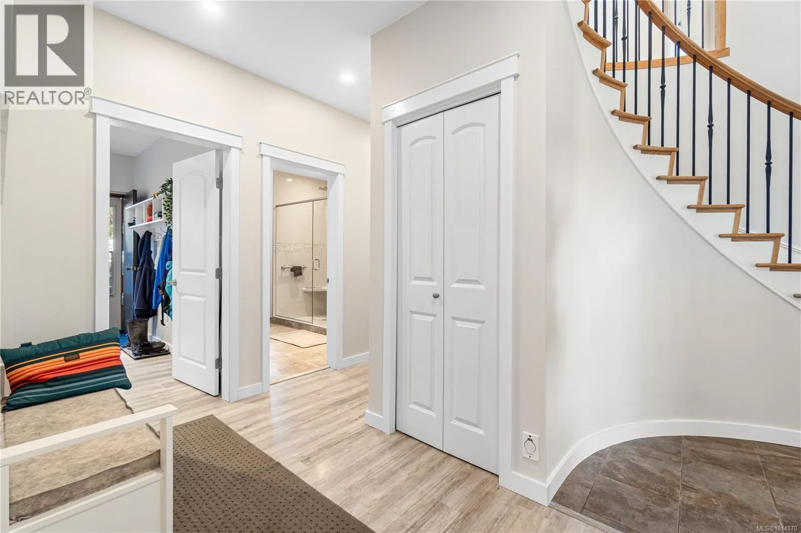 2815 Cosgrove Cres
