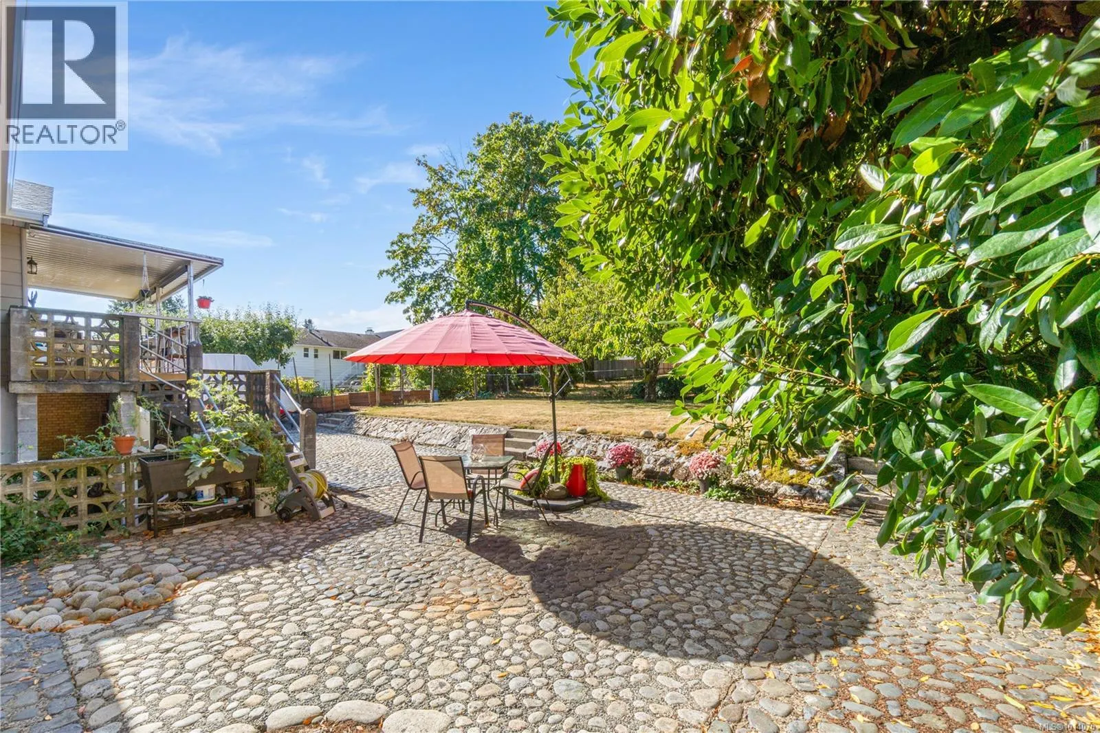 2815 Cosgrove Cres