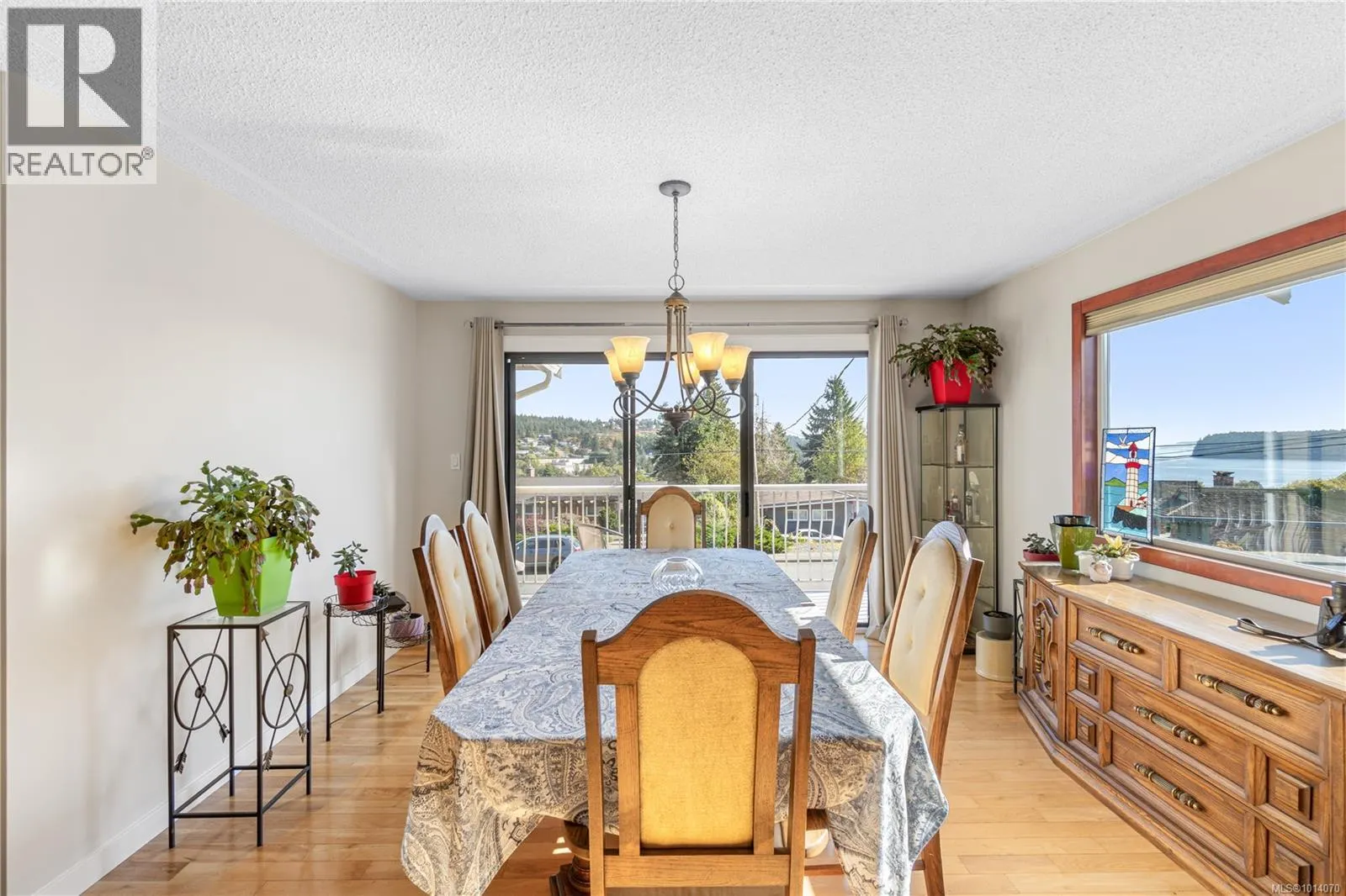 2815 Cosgrove Cres