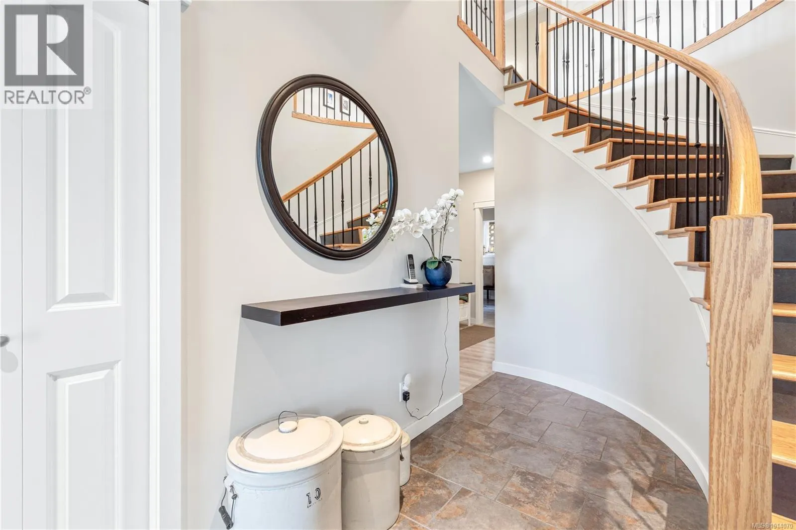 2815 Cosgrove Cres