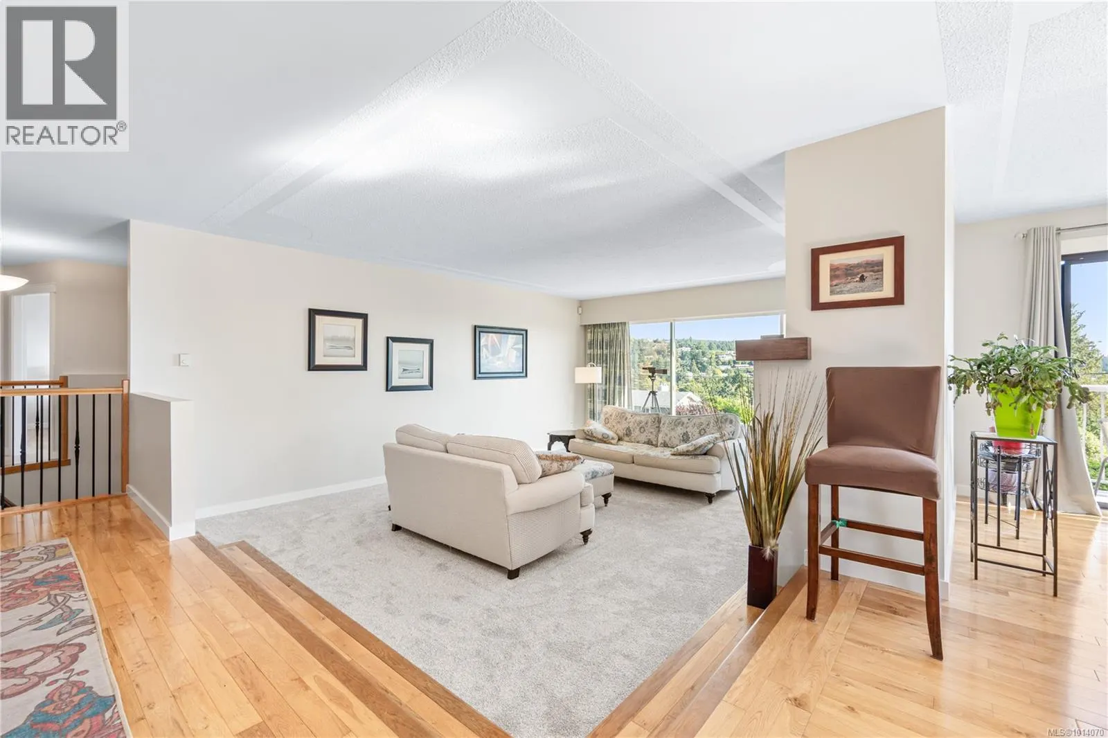 2815 Cosgrove Cres