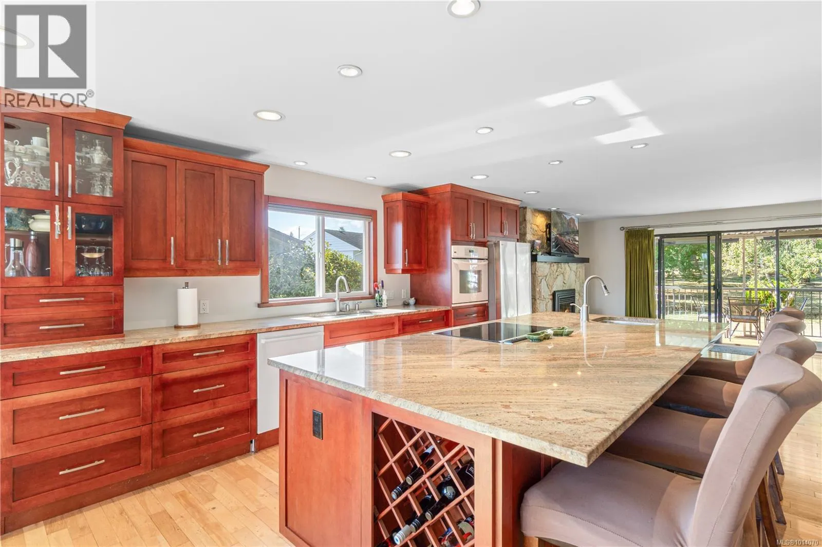2815 Cosgrove Cres