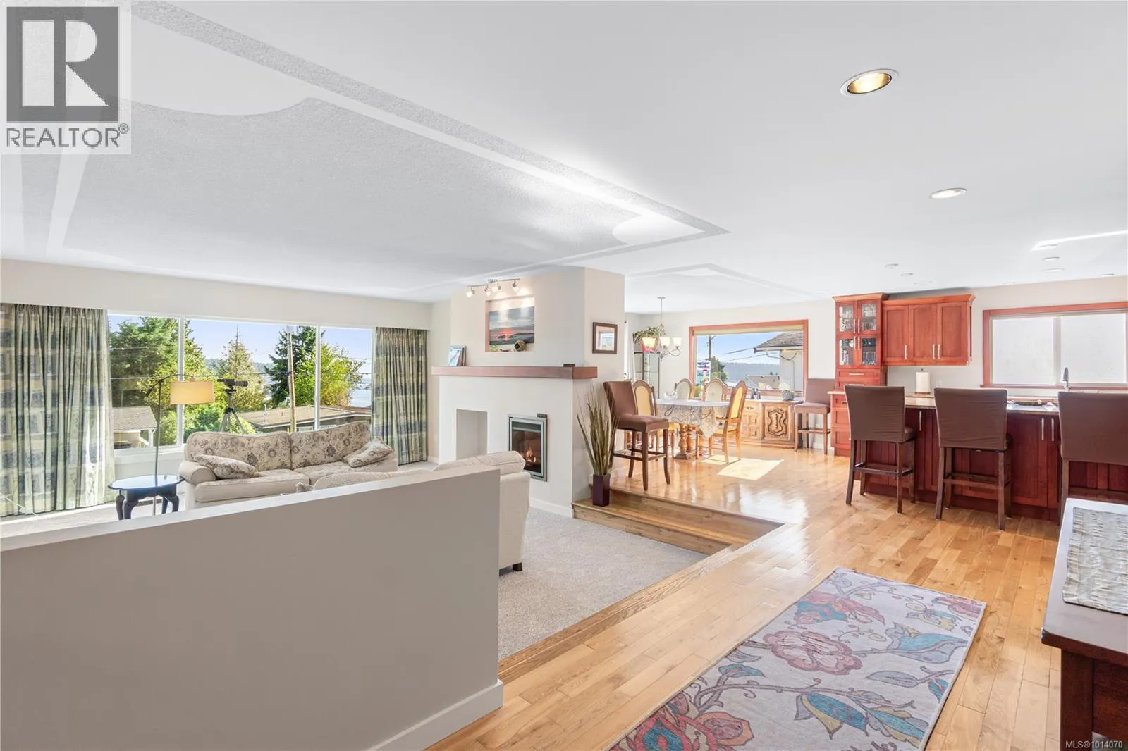 2815 Cosgrove Cres