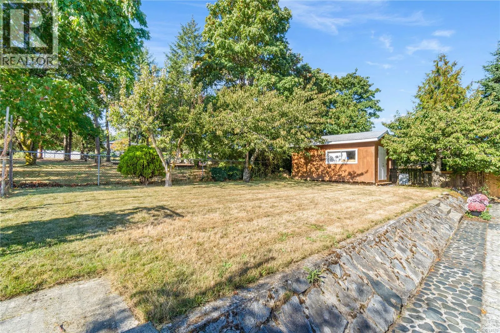 2815 Cosgrove Cres
