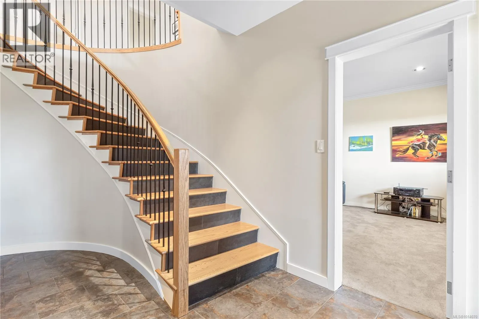 2815 Cosgrove Cres