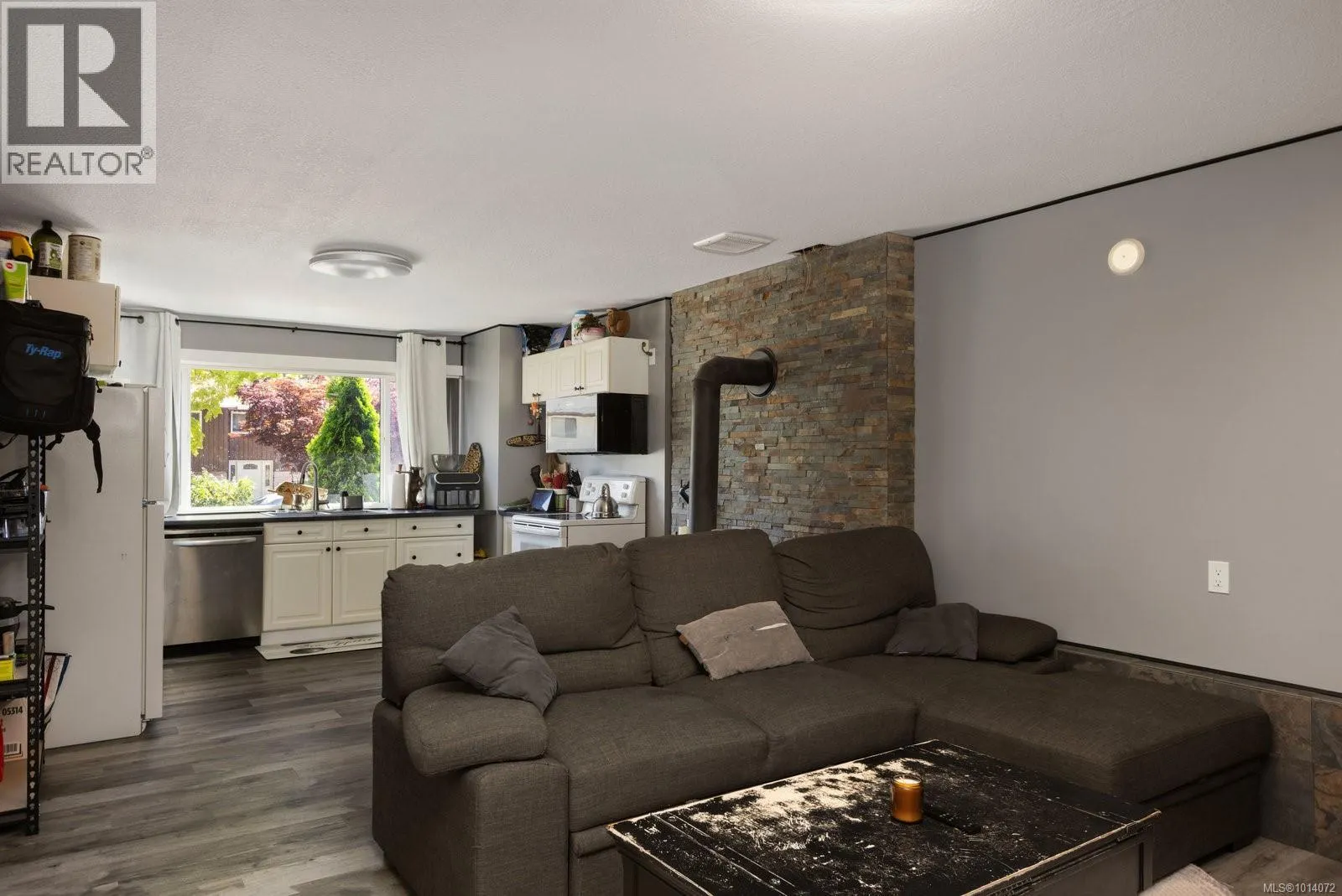 5884 Deborah Dr