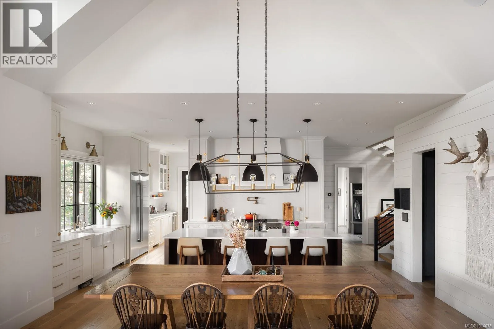 585 Downey Rd