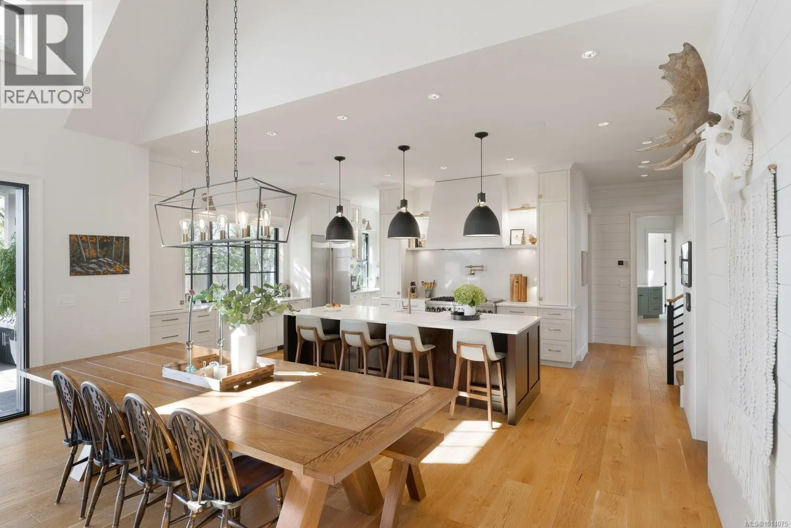 585 Downey Rd