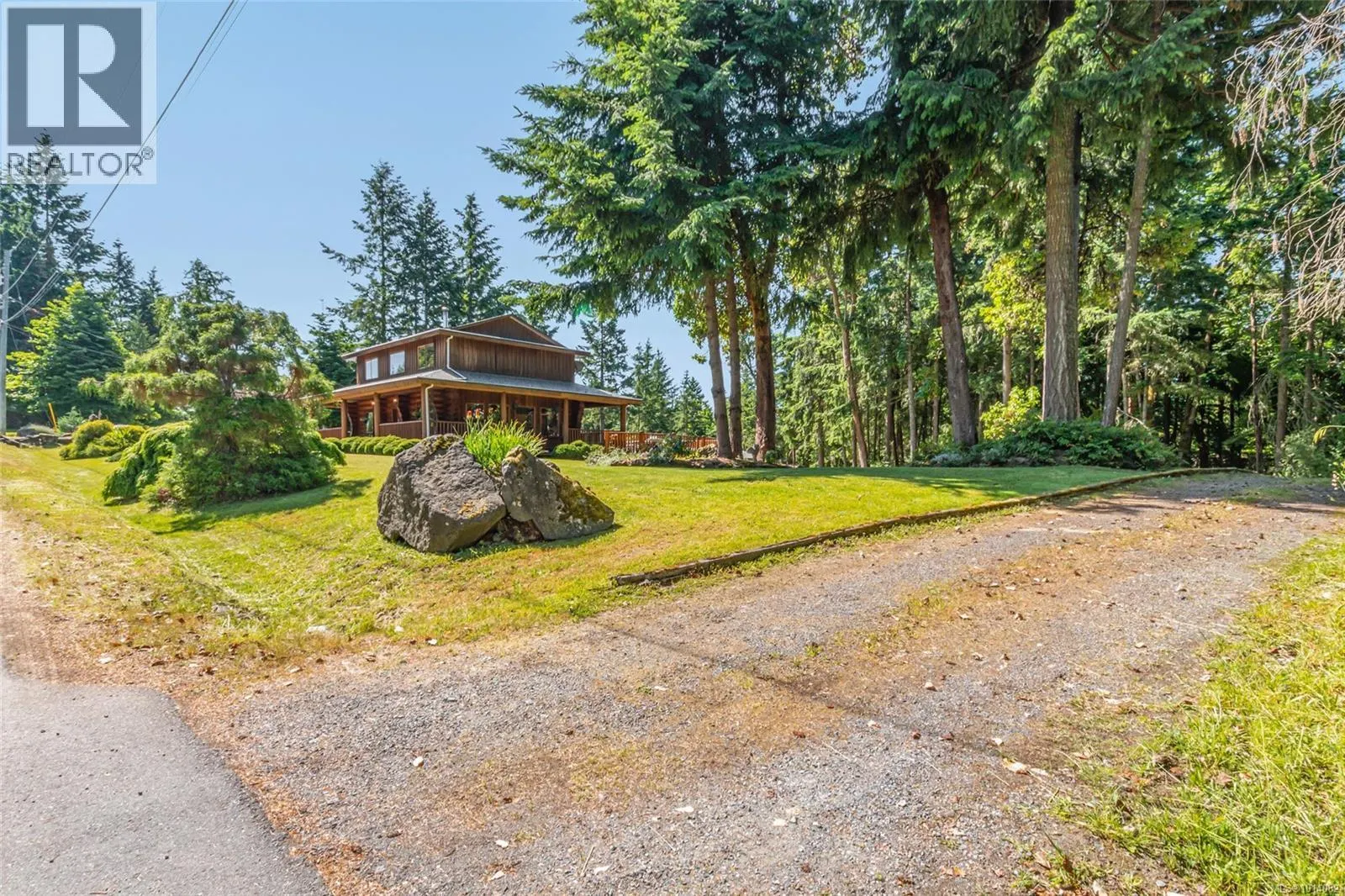 3769 Panorama Cres