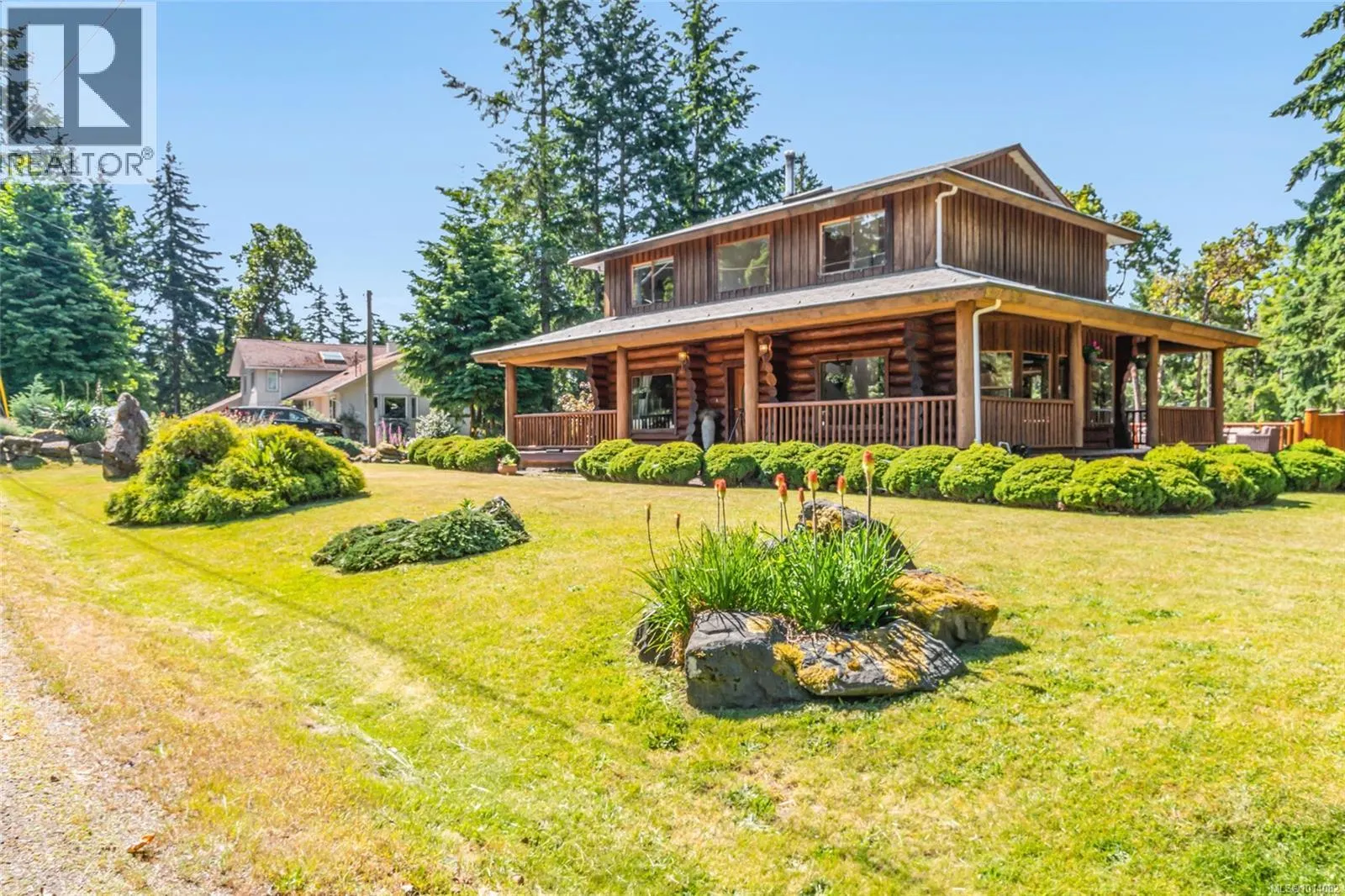 3769 Panorama Cres
