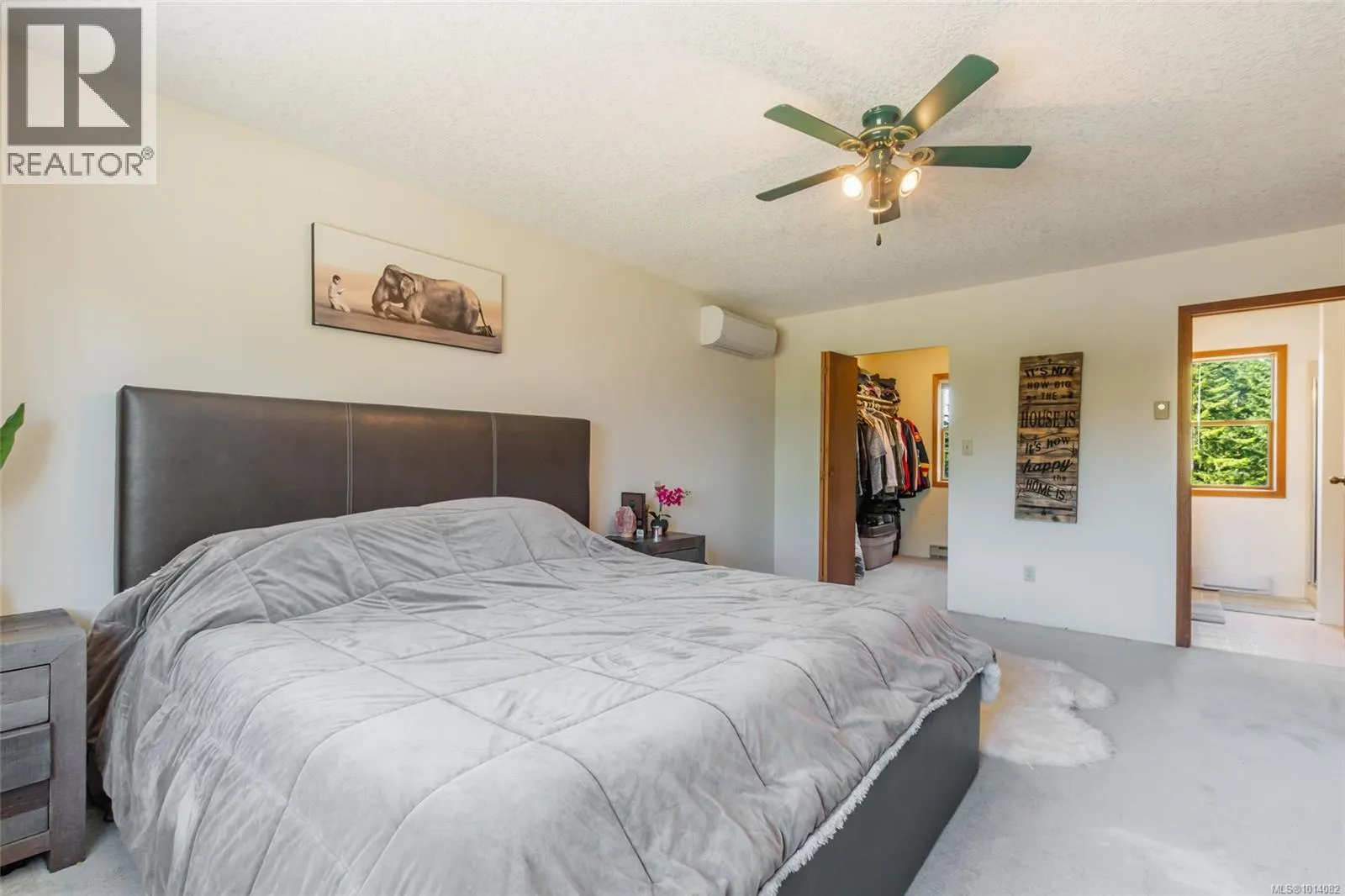 3769 Panorama Cres