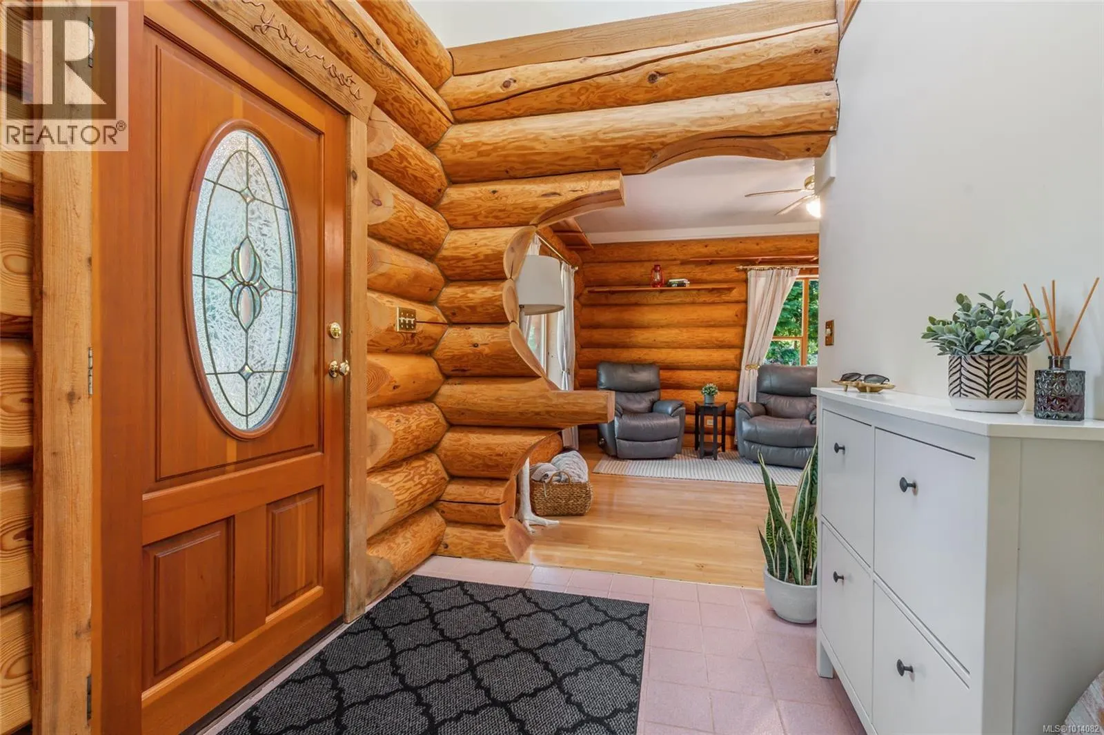 3769 Panorama Cres