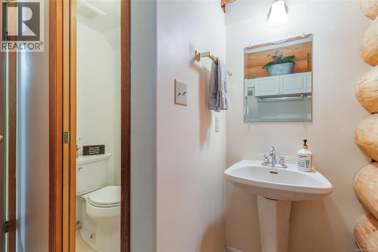 3769 Panorama Cres