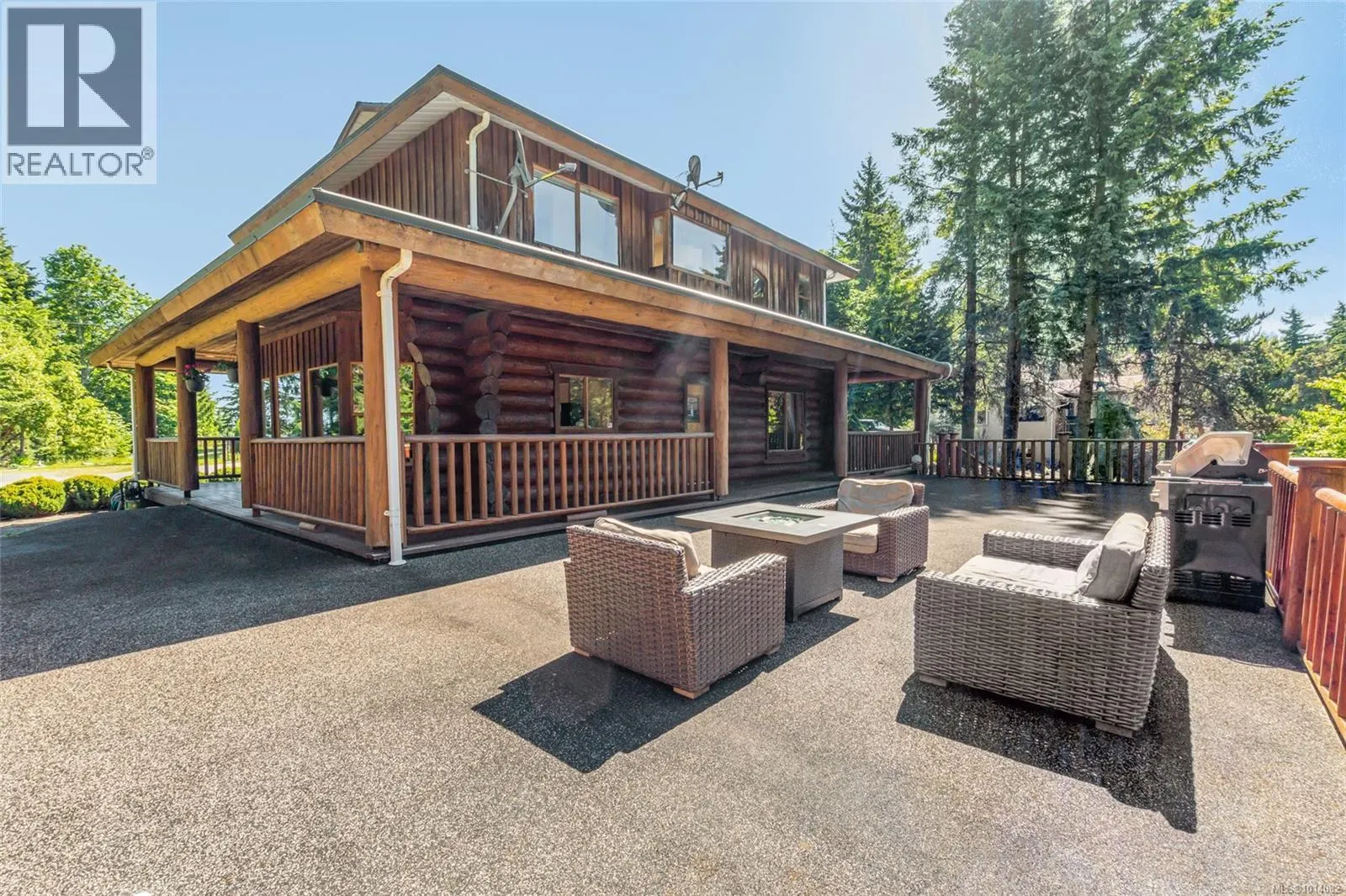 3769 Panorama Cres
