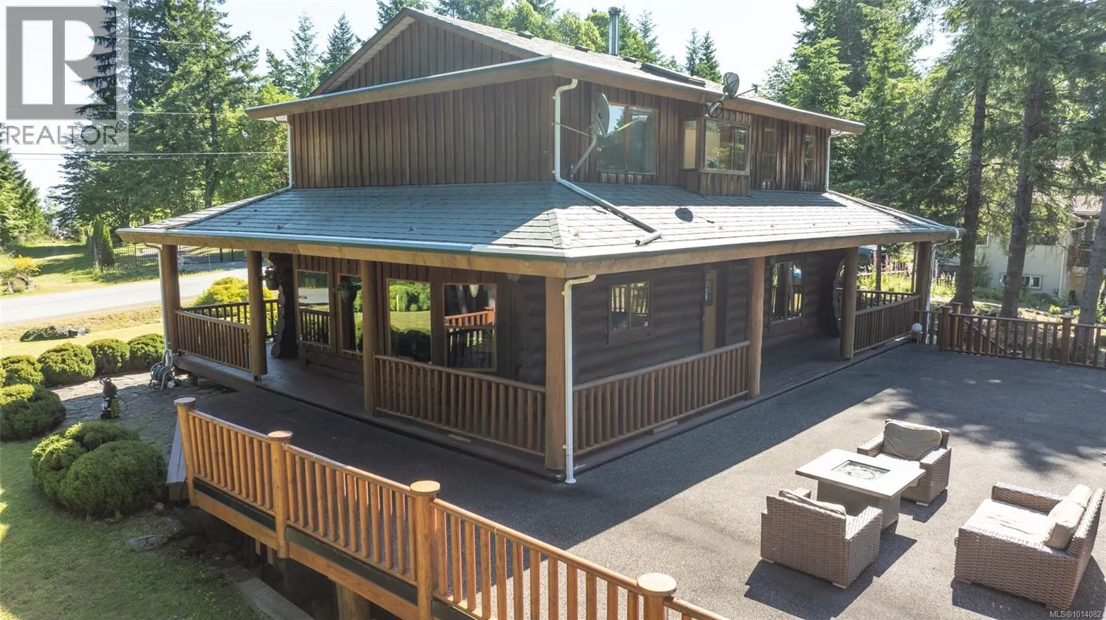 3769 Panorama Cres