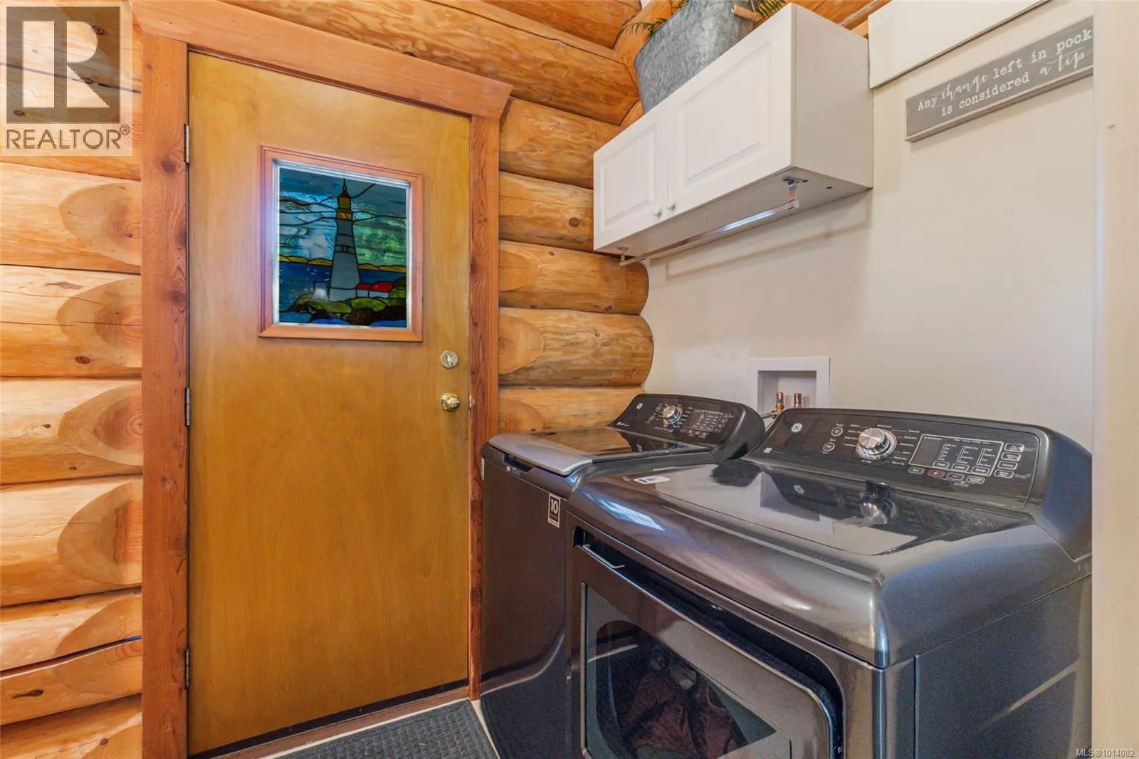 3769 Panorama Cres