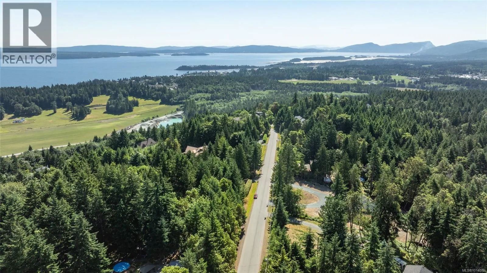 3769 Panorama Cres
