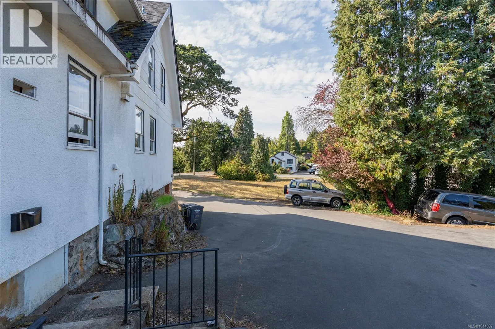 3353 Salsbury Way
