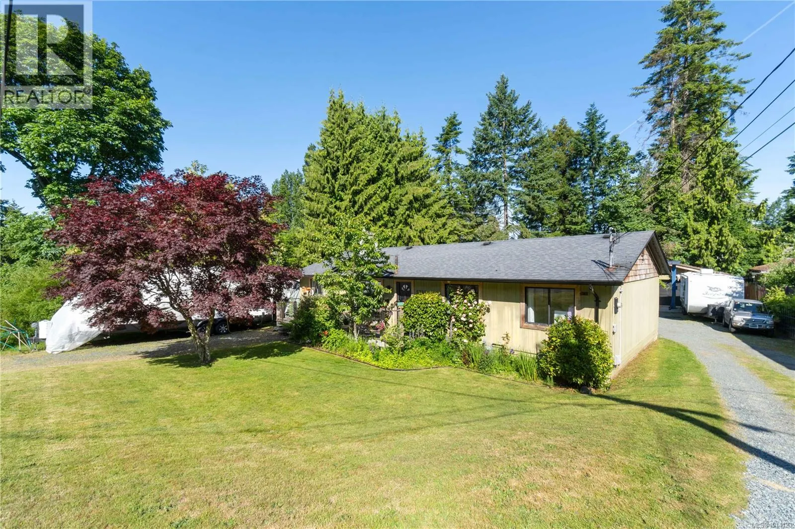 5733 Amsterdam Cres