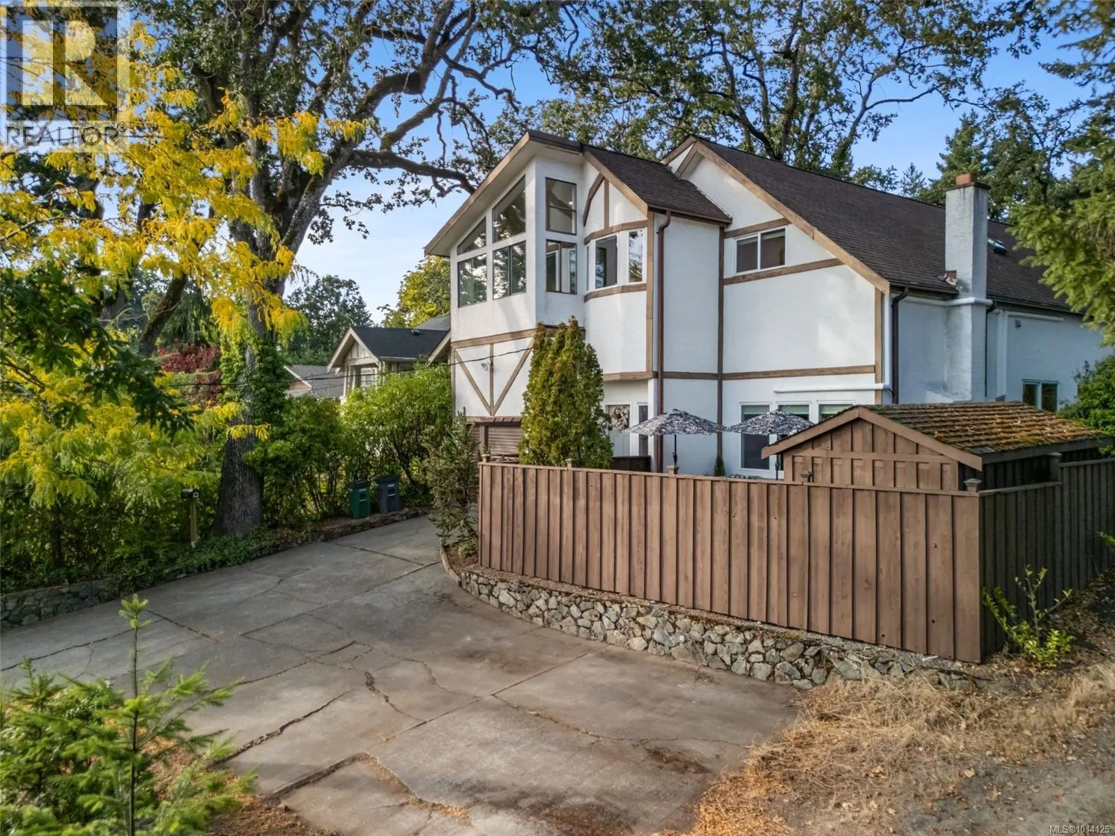 1030 Burnside Rd W