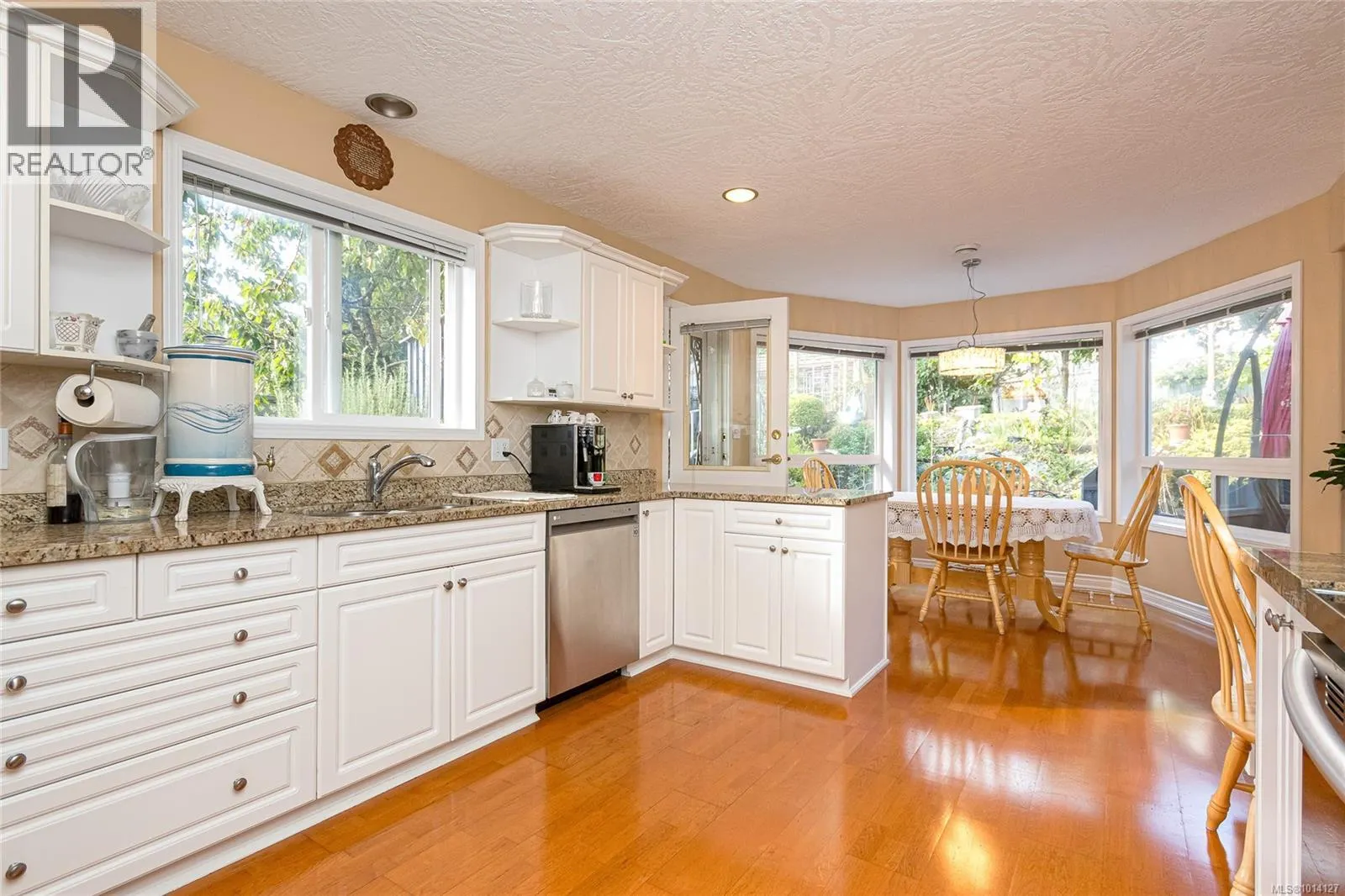 2350 Setchfield Ave