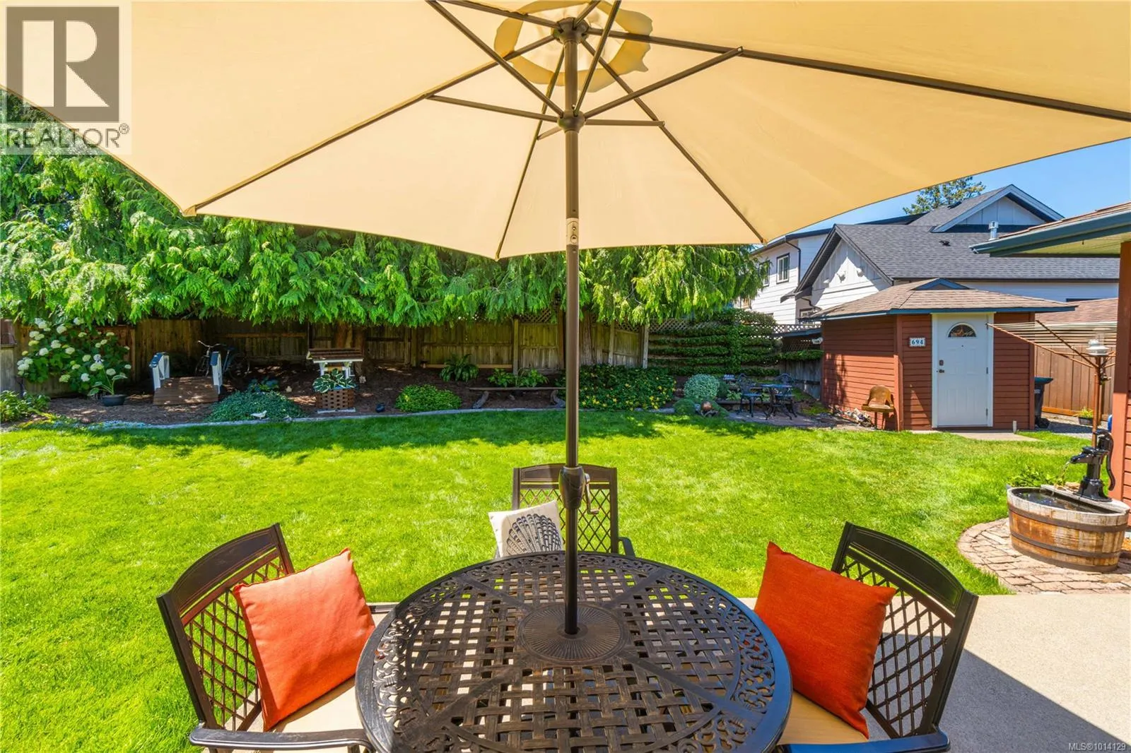 694 Wedgewood Cres