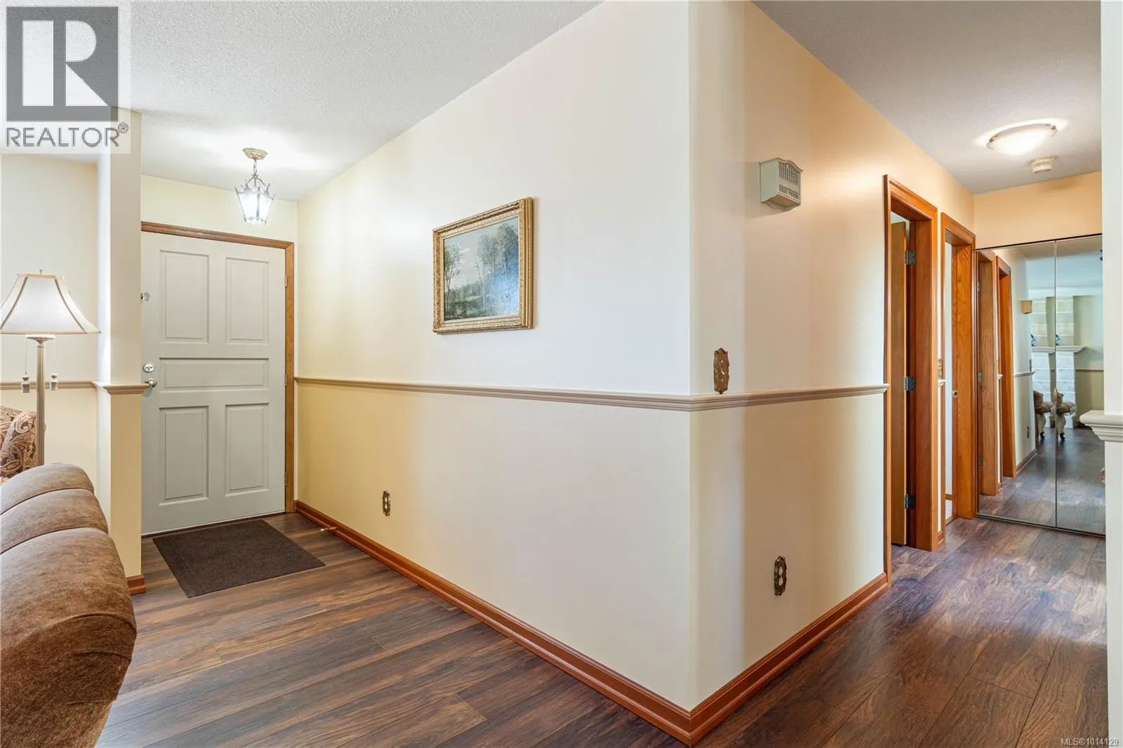 694 Wedgewood Cres