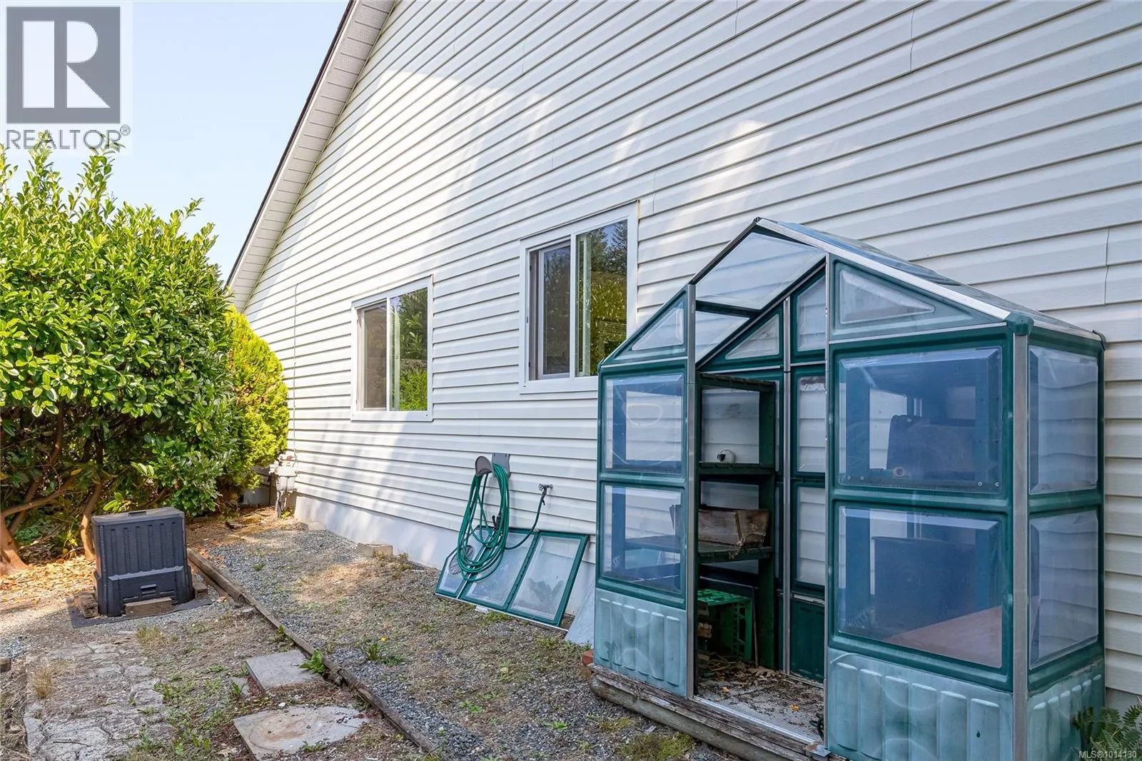 548 Hawthorne Dr